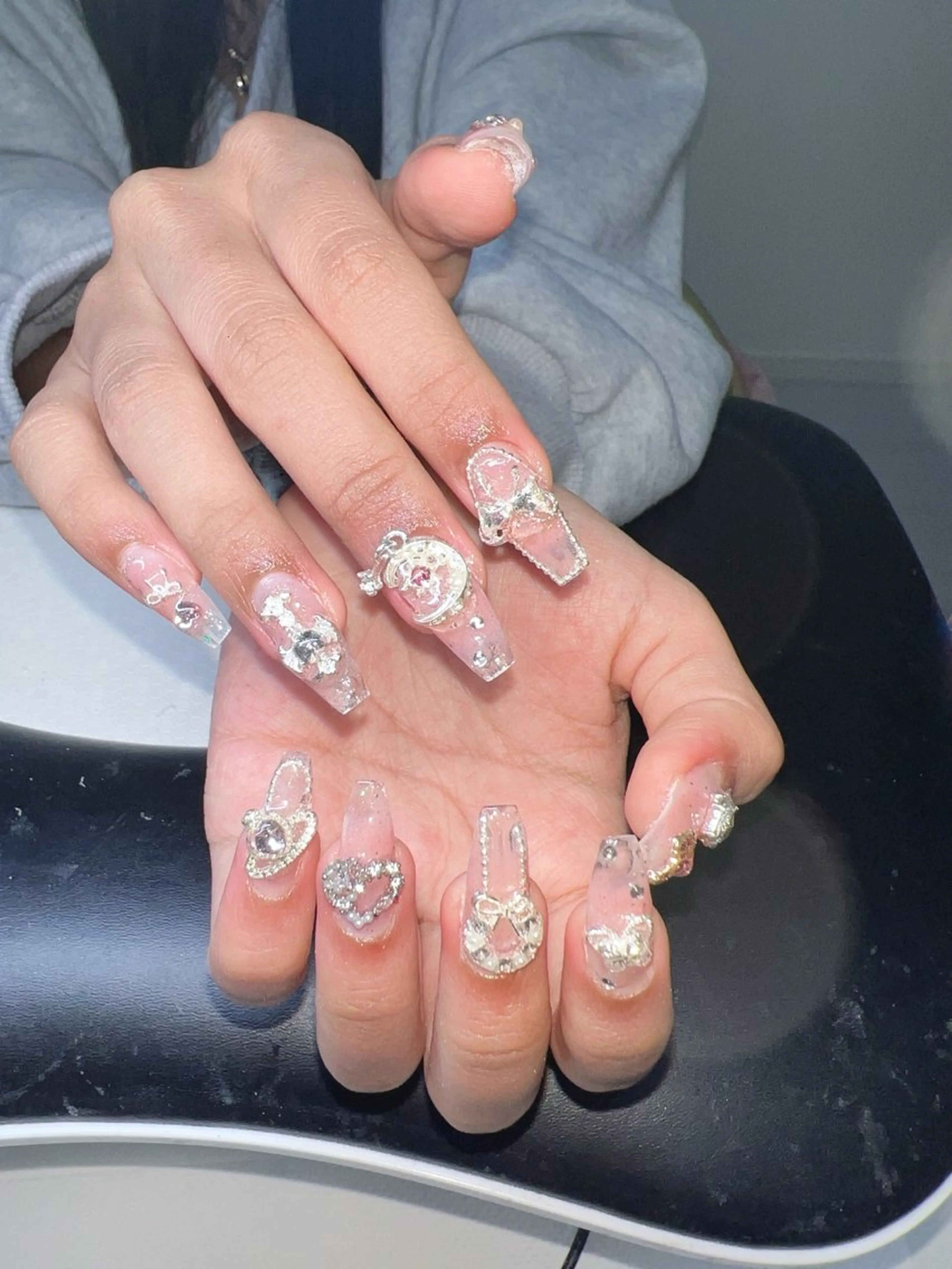 ネイル オーロラネイル チークネイル 長さ出し フットネイル フレンチネイル Lee Nailsのネイルデザイン