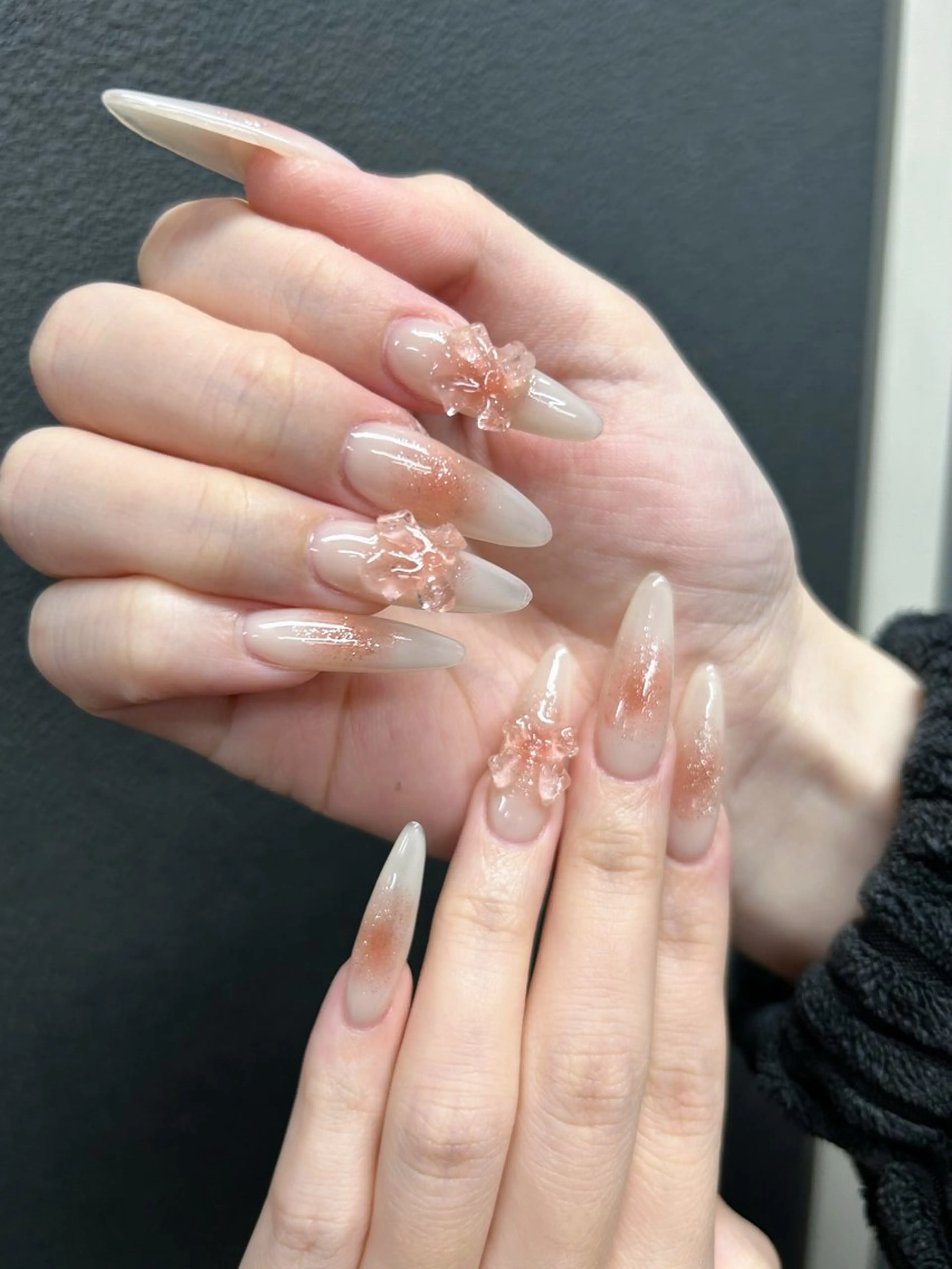 ネイル 韓国ネイル 持ち込み ニュアンスネイル ネイルチップ 冬ネイル LISA ANA.CHUOのネイルデザイン