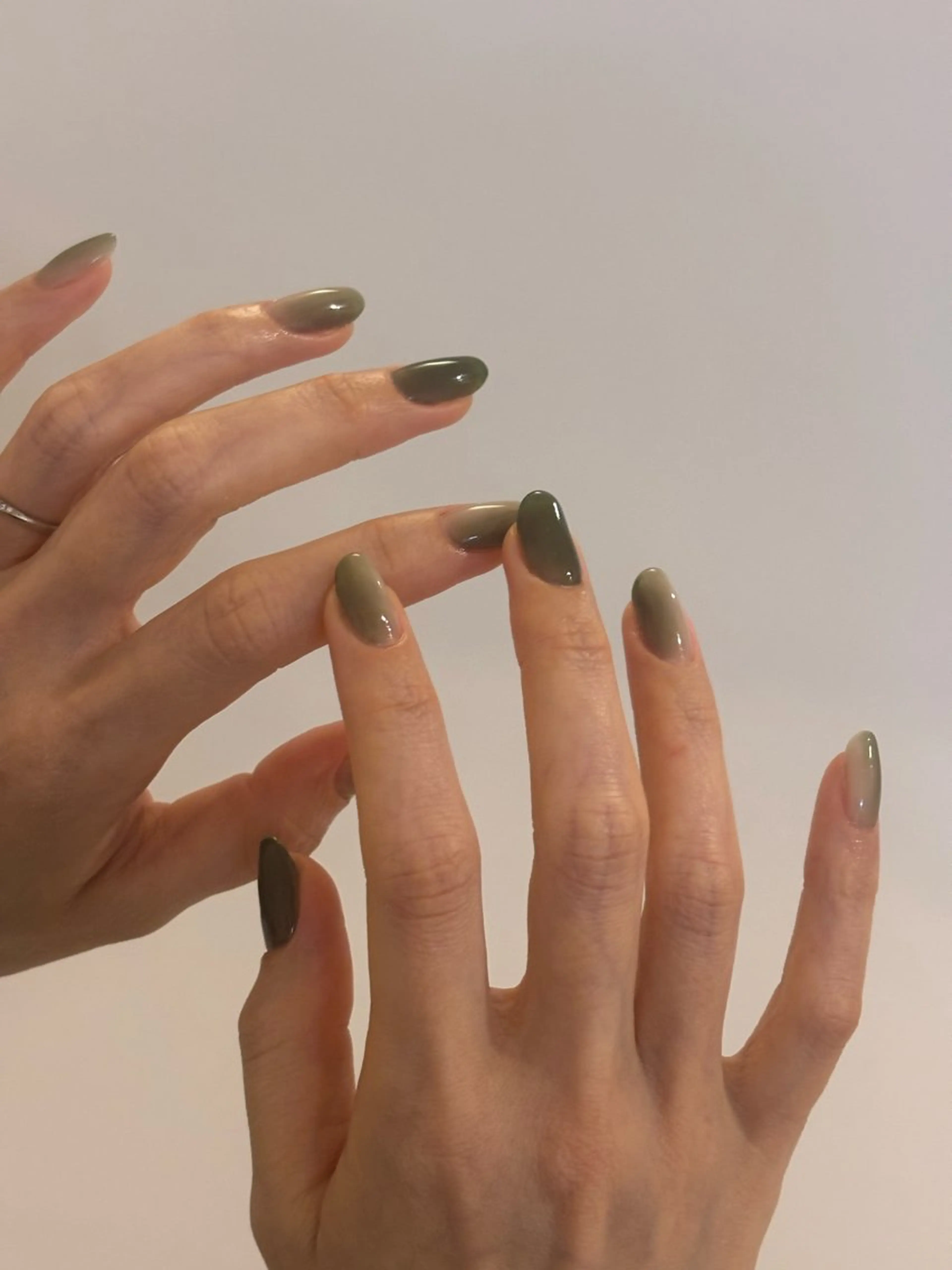 ネイル ホワイト ハンドネイル Elio 国泰寺のネイルデザイン