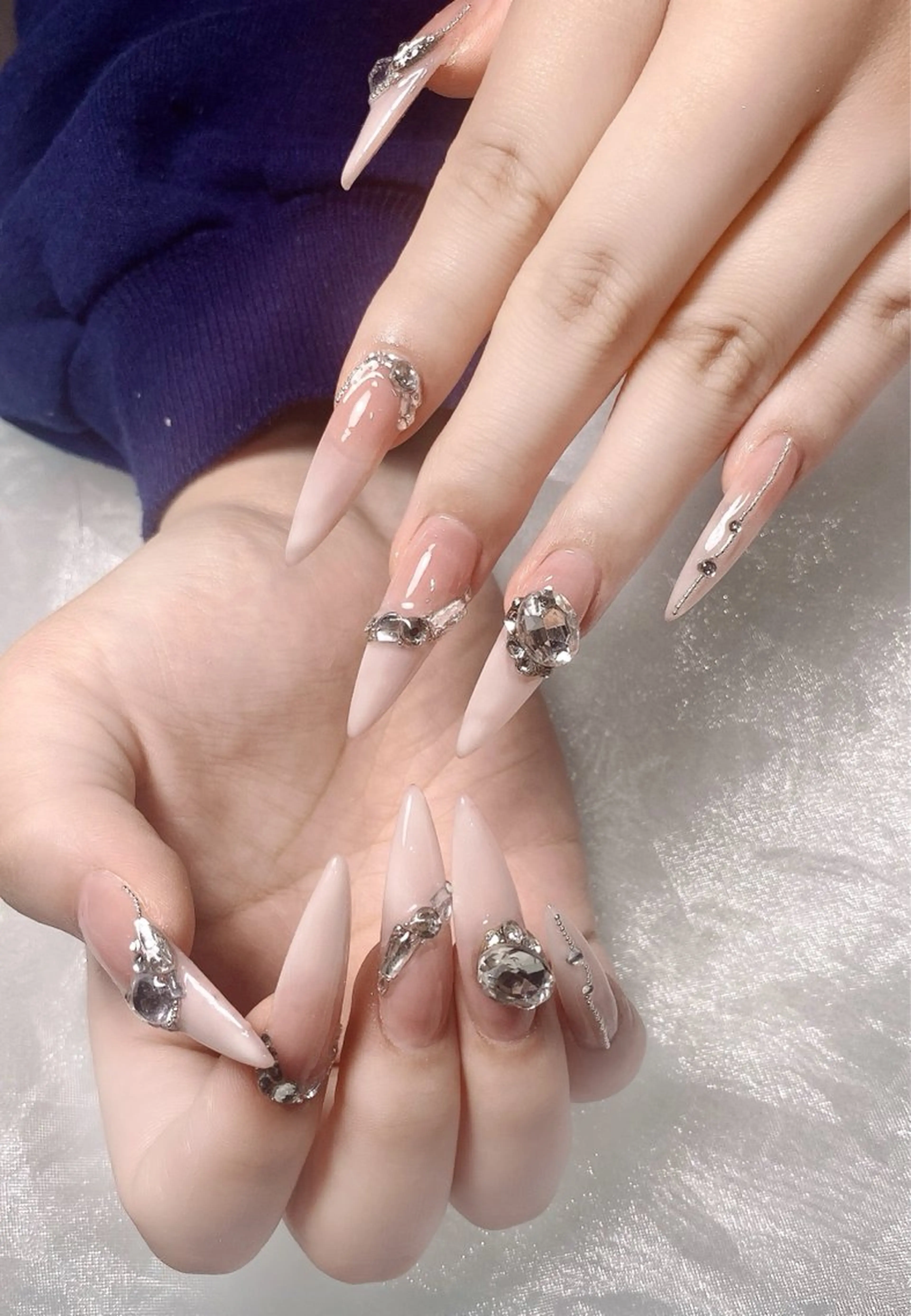 ネイル ハンドネイル ハンドケア Hi Beauty 渋谷(ネイル、ハイパーナイフ6、脂肪れいきゃく、マッサージ&エステサロン)所属・Hi beauty 渋谷のネイルデザイン