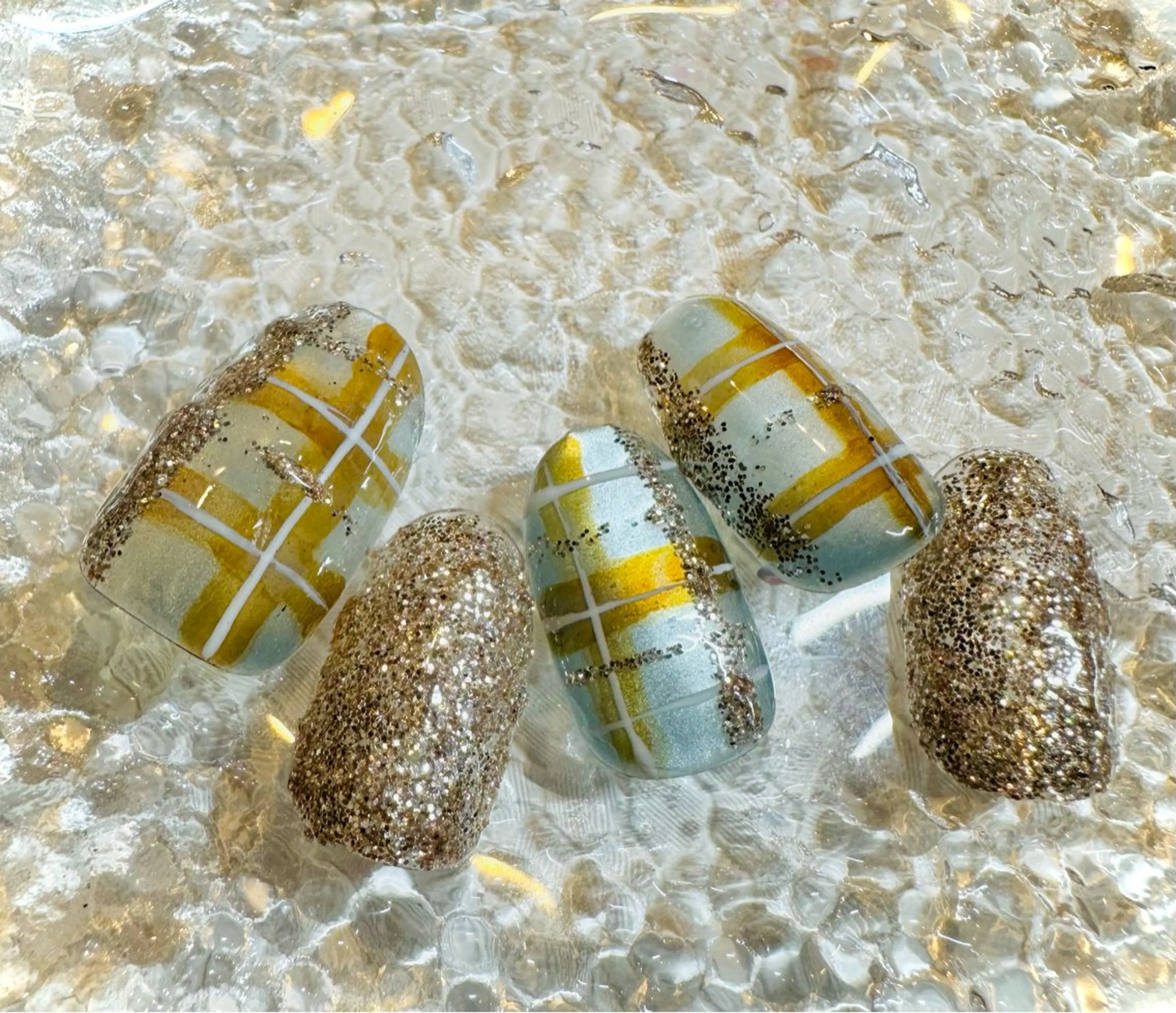 ネイル ブルー ラメ(グリッター) ハンドネイル 田端 笑理菜のネイルデザイン