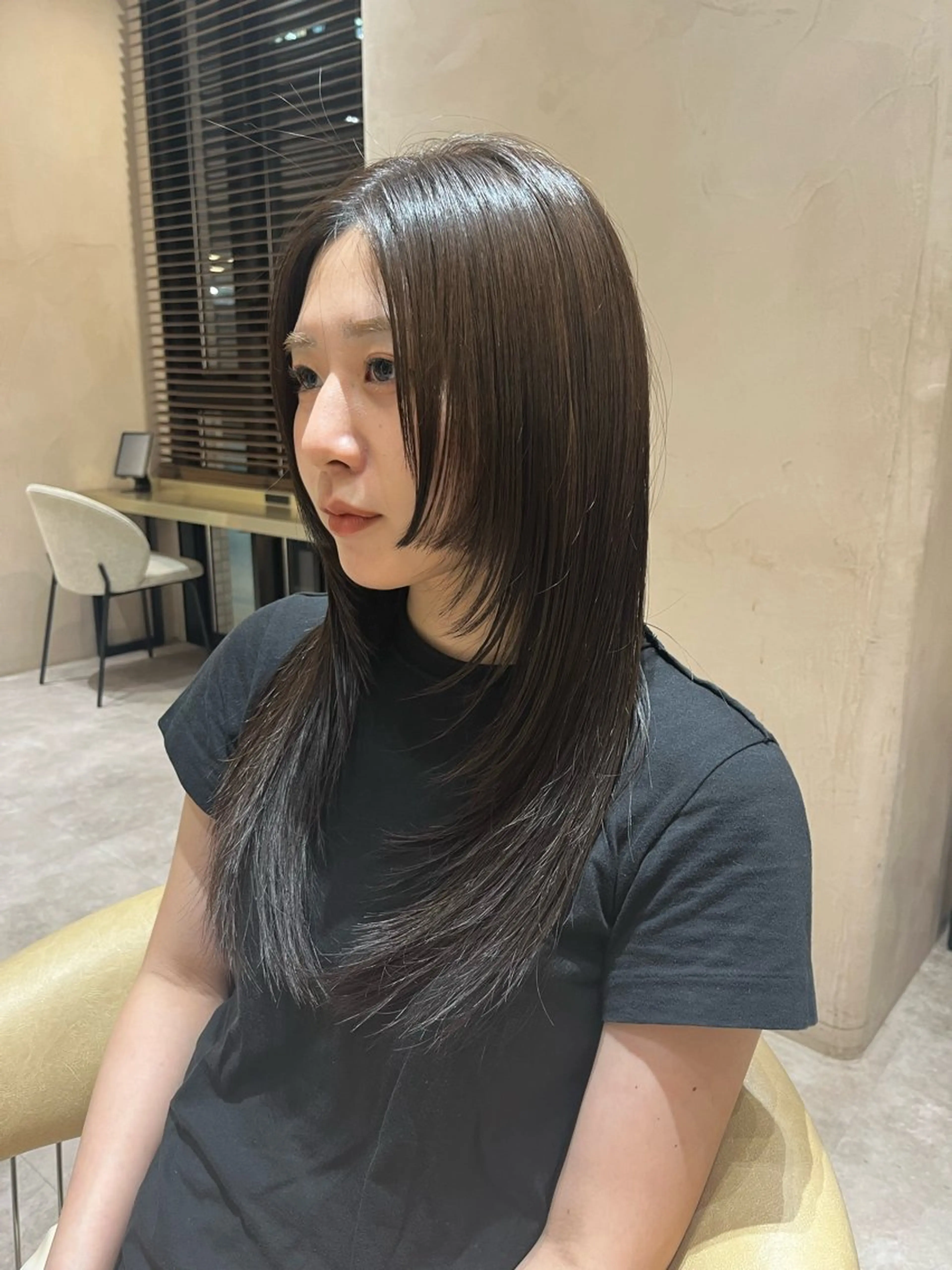 セミロング カラー レイヤーカット カット ヘアカラー トリートメント レイヤー似合わせ 透明感カラーりきやのヘアスタイル