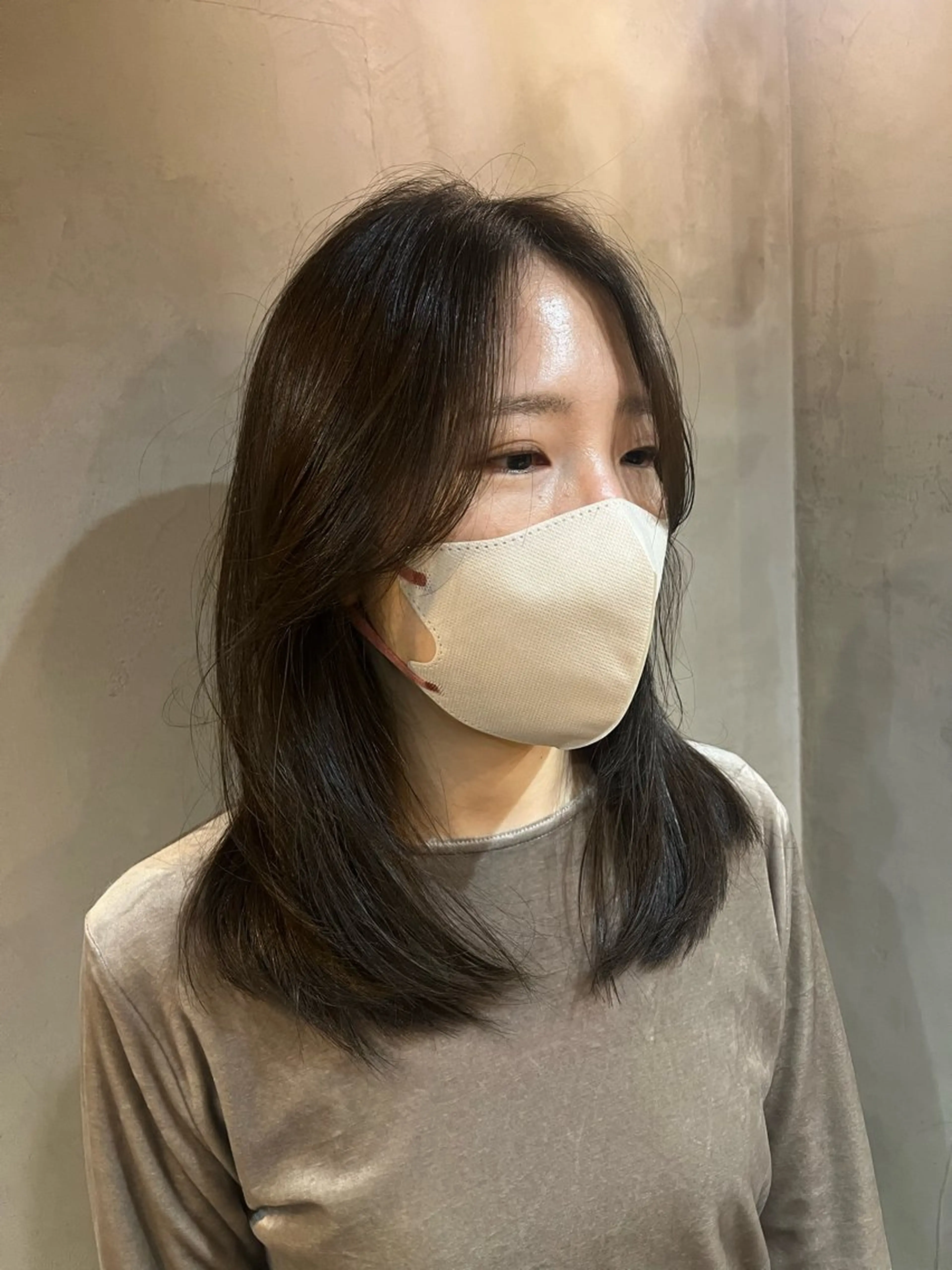 ミディアム レイヤー／前髪／顔 周りakaneのヘアスタイル