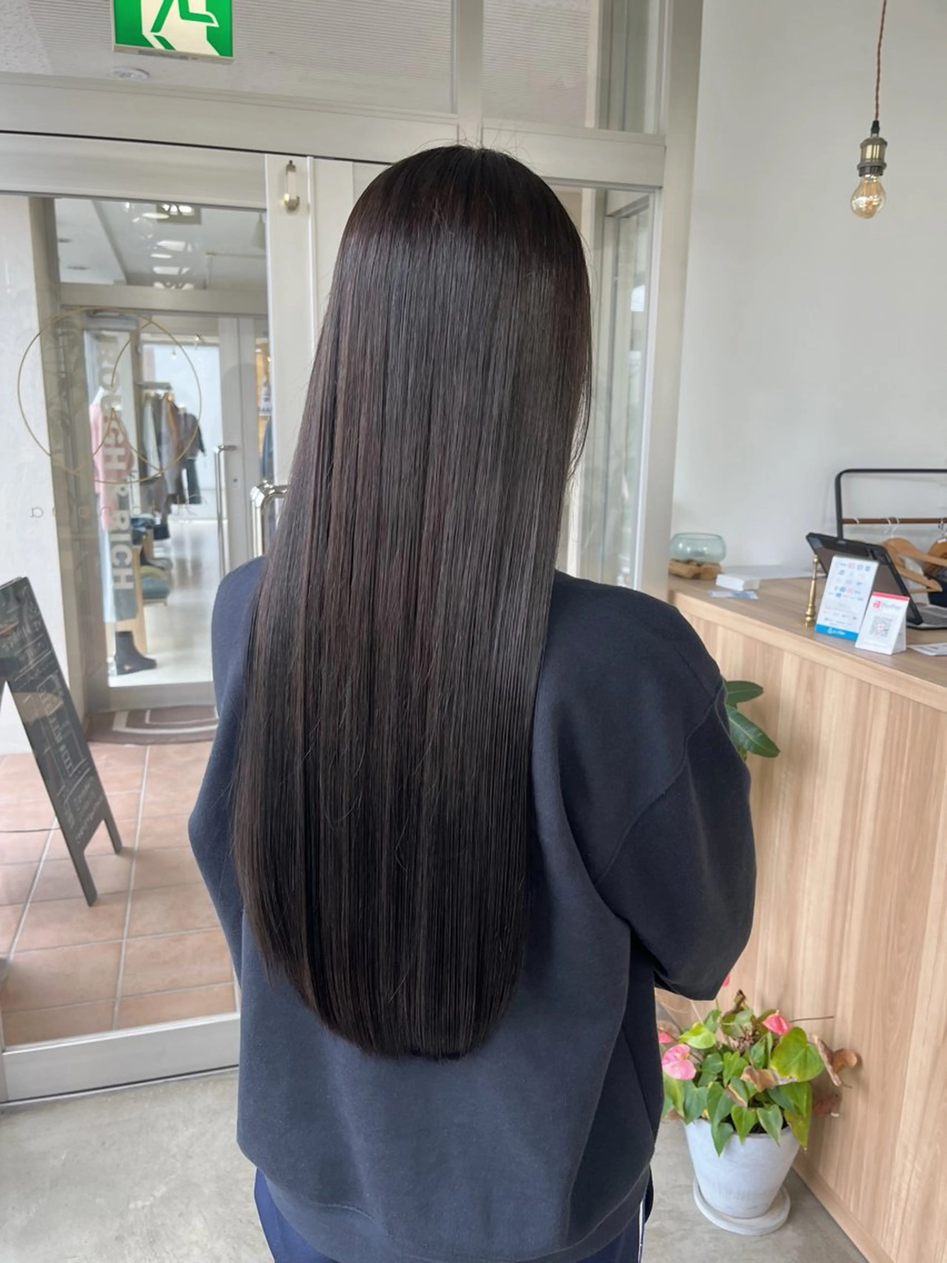 ロング カラー ヘアカラー 榎本 亜衣のヘアスタイル