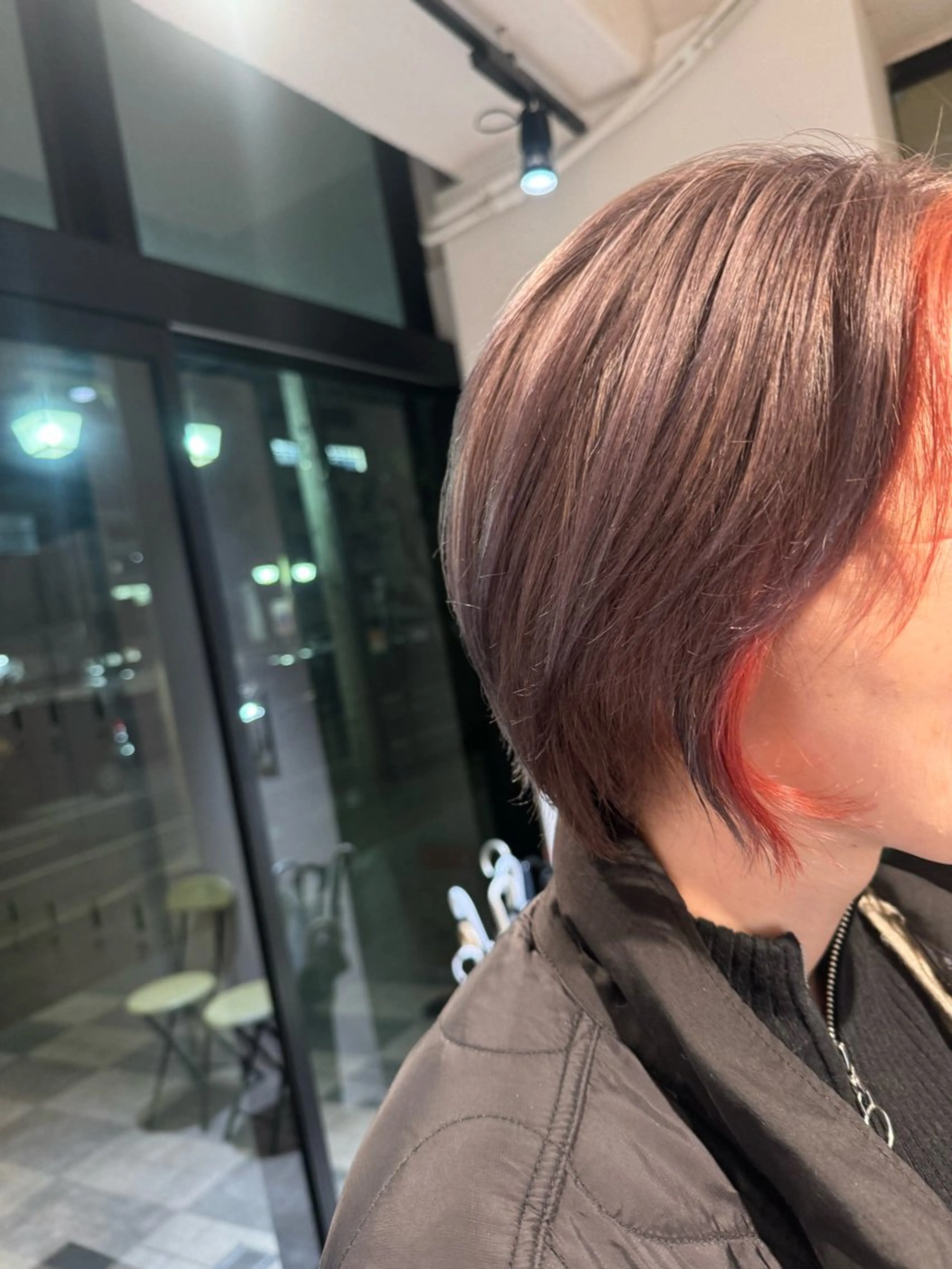 ショート カラー デザインカラー グレージュ ミルクティーグレージュ レッドカラー カット ヘアカラー オスズ 🎀´-のヘアスタイル