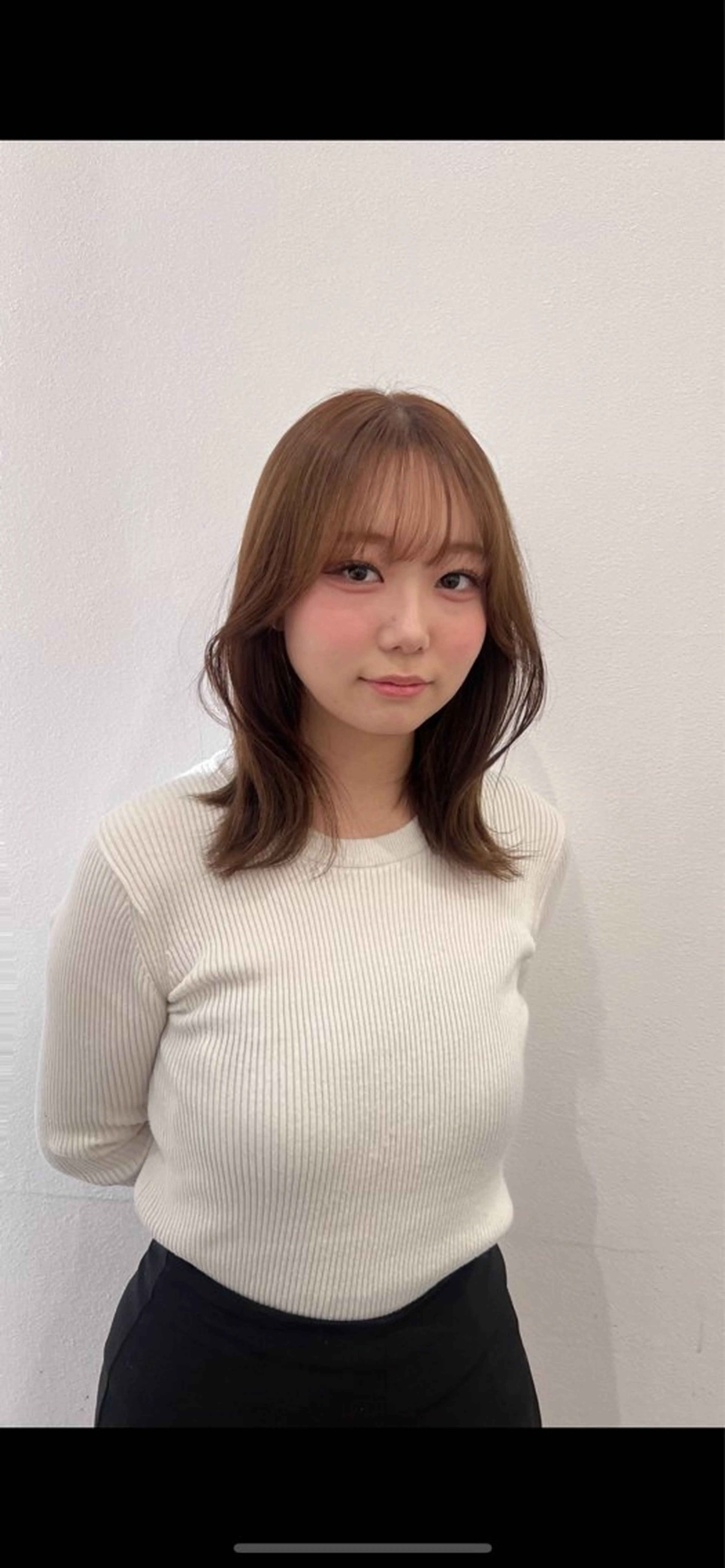 セミロング カラー パーマ アッシュ アッシュグレー アッシュグレージュ ベージュカラー ブリーチ カット ヘアカラー トリートメント akira｜ 透明感ベージュ｜梅田のヘアスタイル