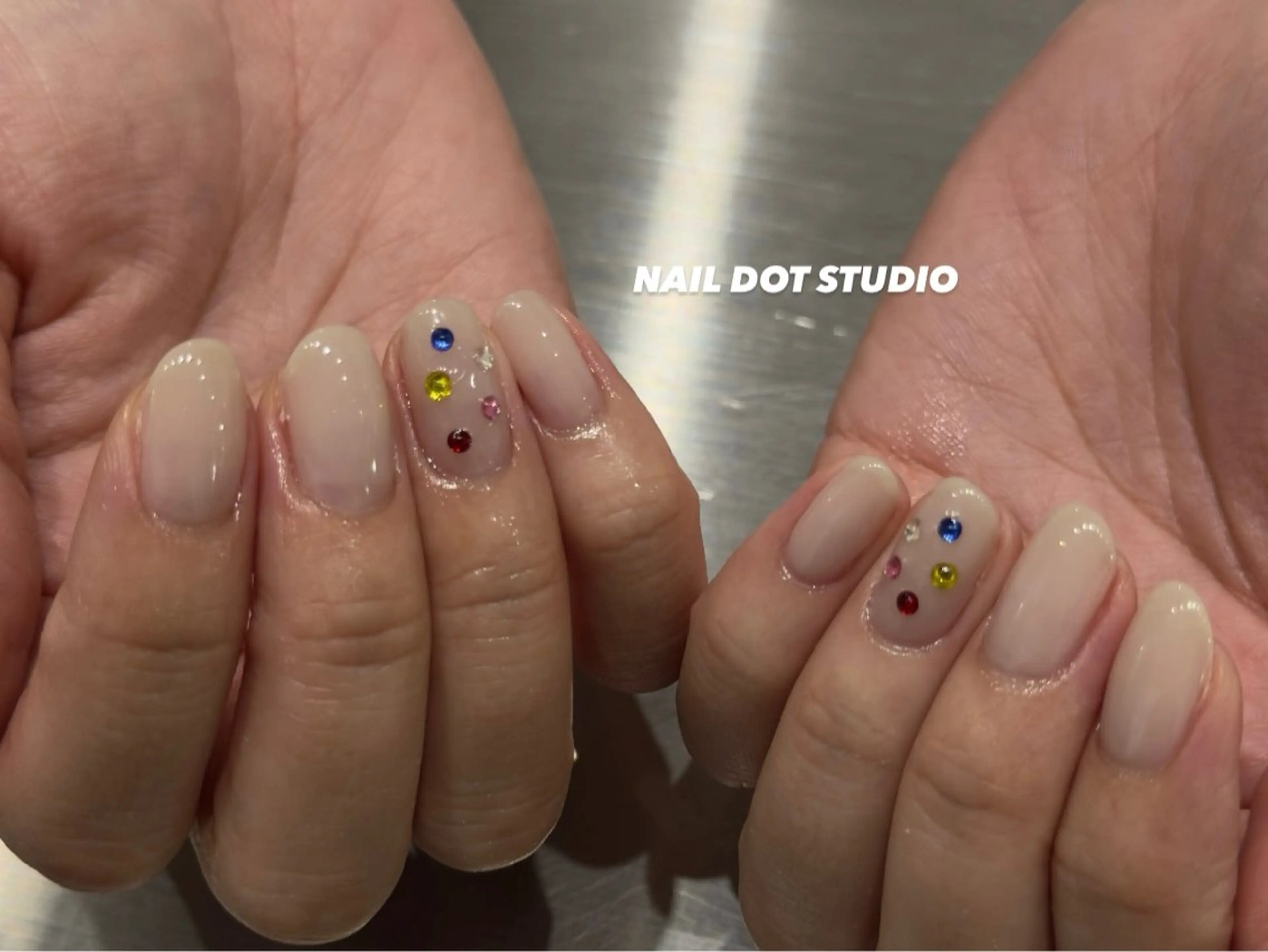 ネイル ハンドネイル NAILDOTSTU DIO SEINAのネイルデザイン