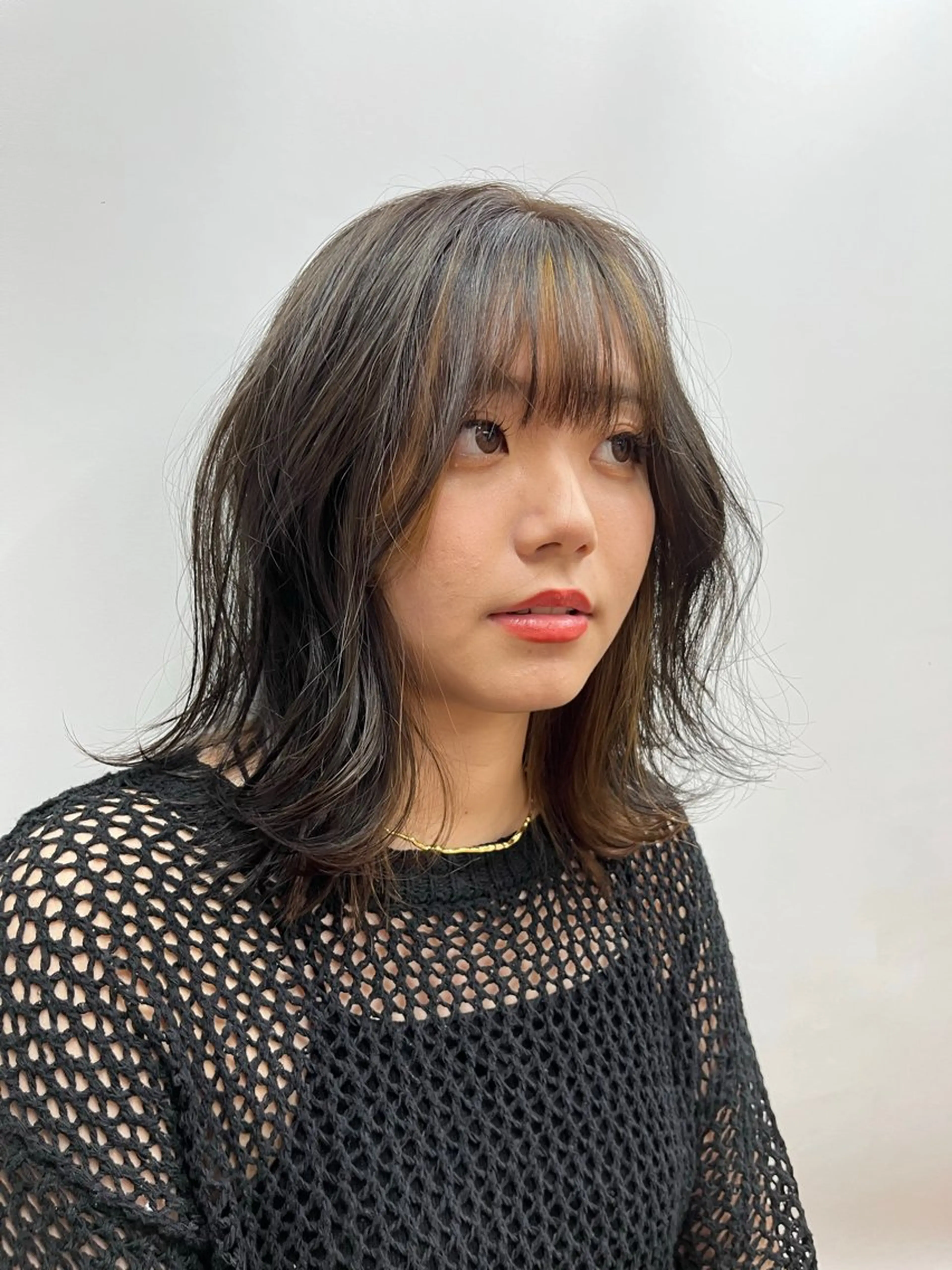 ミディアム カラー ブリーチ カット ヘアカラー トリートメント 有田裕真 【ブリーチカラー】のヘアスタイル