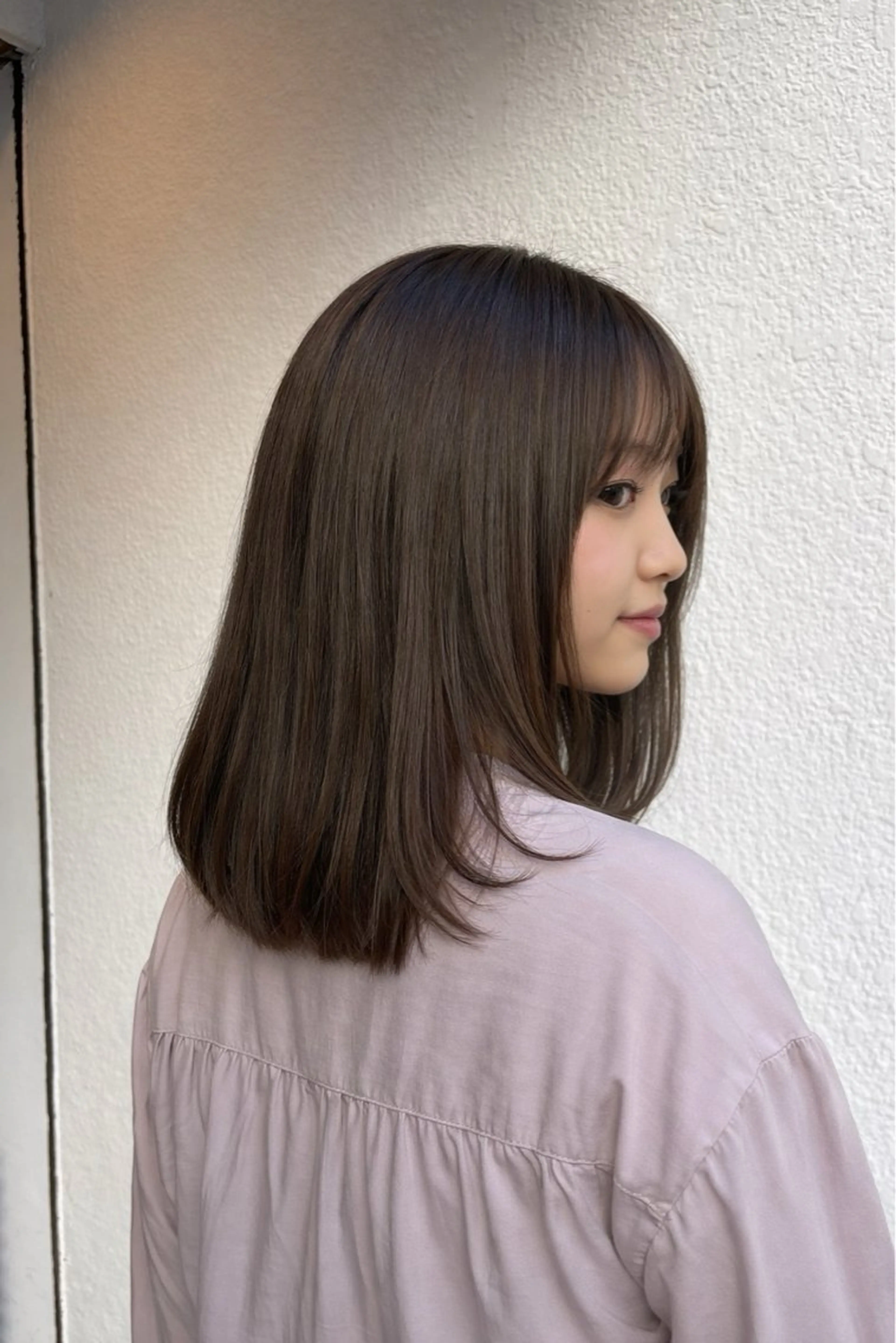 ミディアム ヘアカラー トリートメント 透明感カラー♡はるか 髪質改善ボブレイヤーのヘアスタイル