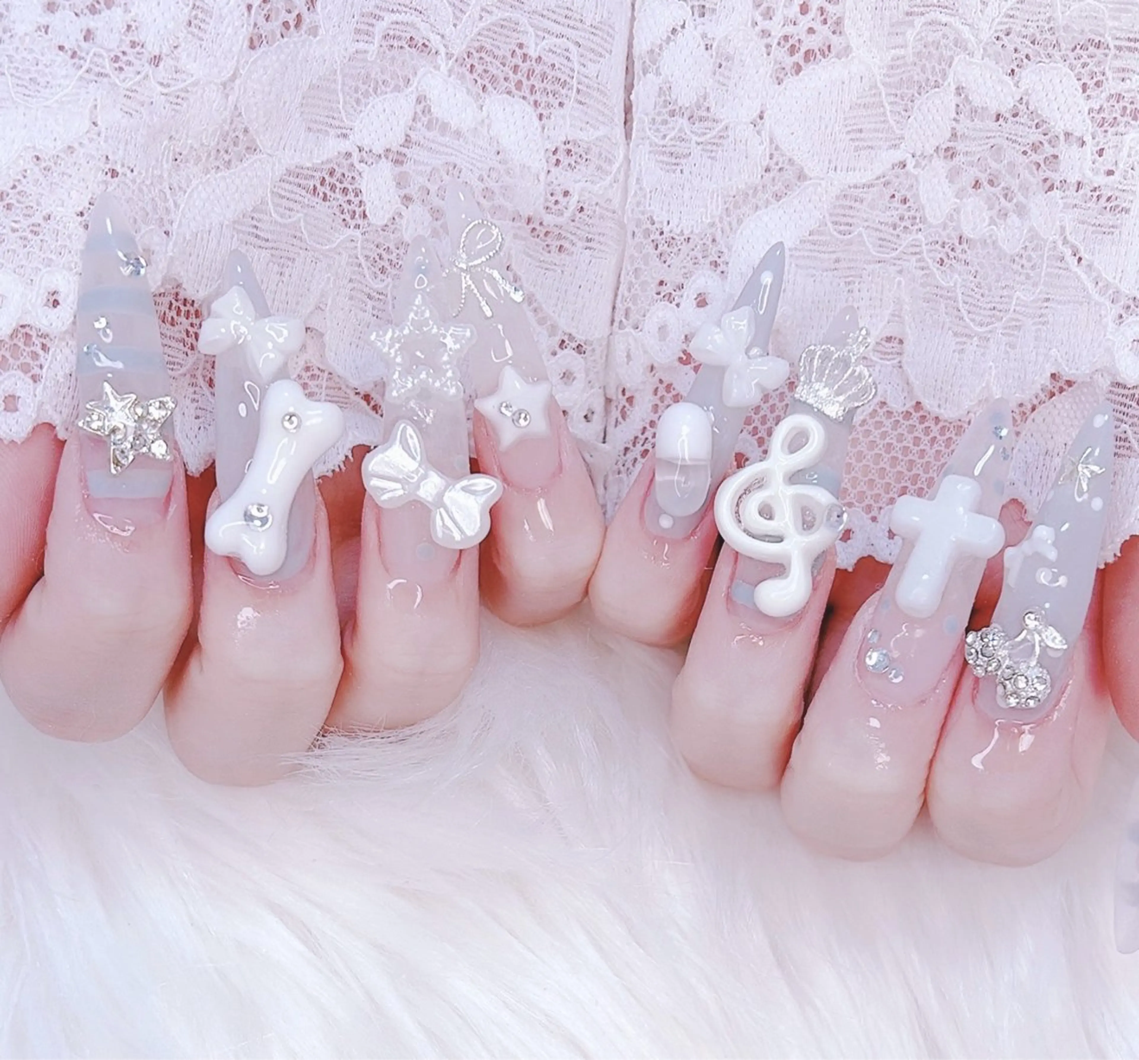 ネイル フレンチネイル ガーリー ロングネイル 持ち込み mini nailのネイルデザイン