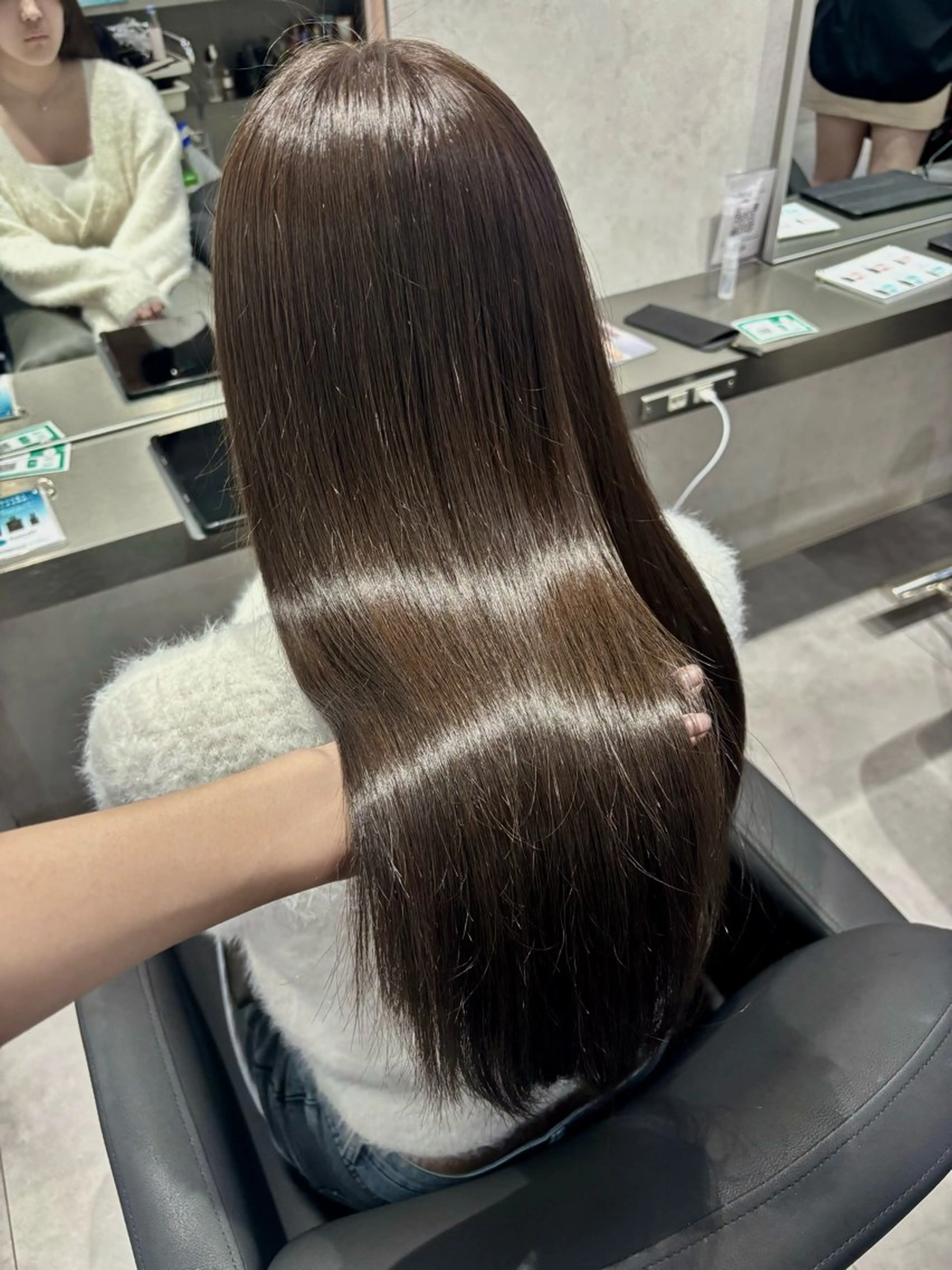 ロング カラー グレージュ 透明感/暖色カラー くるみのヘアスタイル