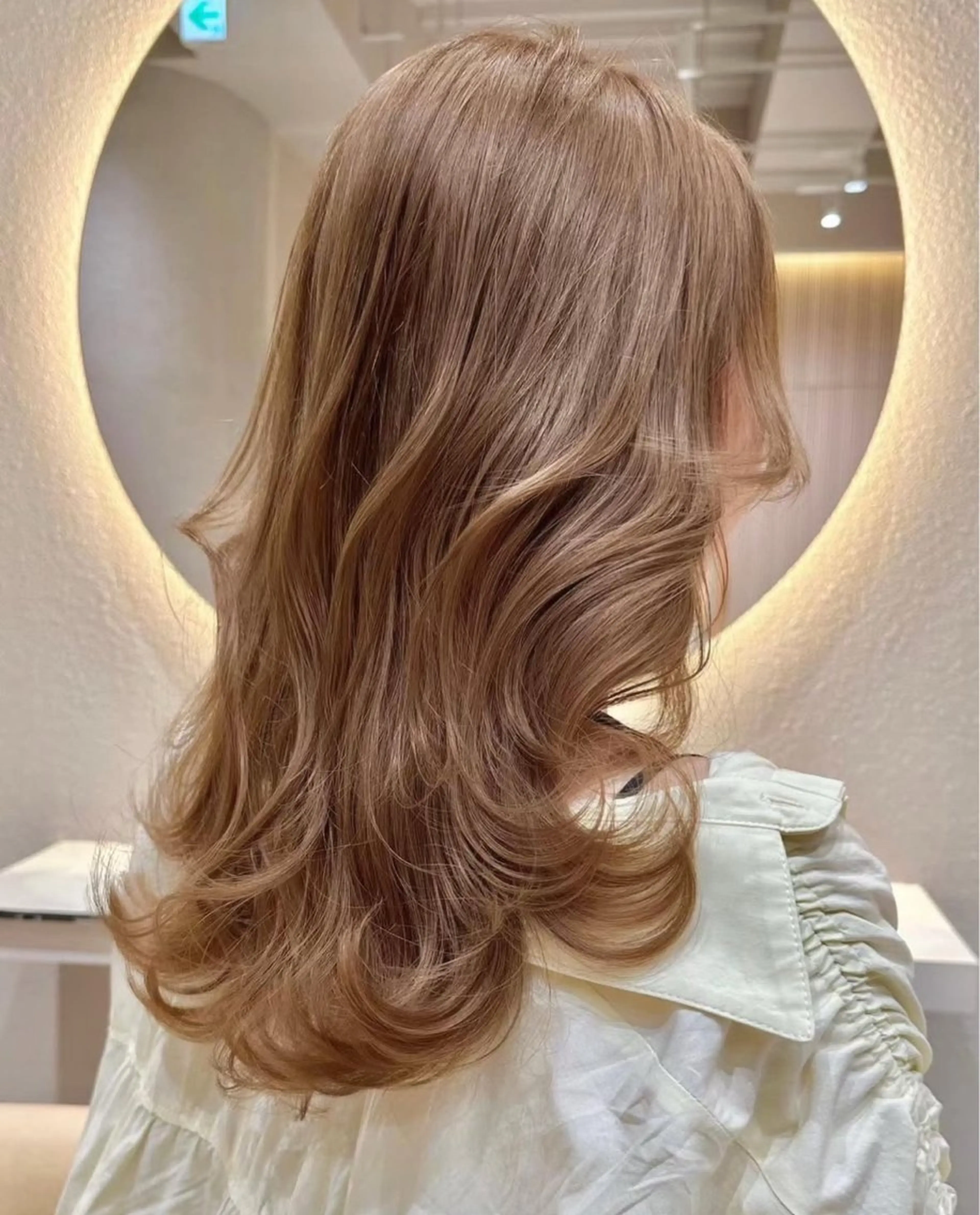 ロング カラー ベージュカラー ブリーチ ハイトーンカラー ヘアカラー 森田花菜/栄/透明感 グレージュ/艶カラーのヘアスタイル