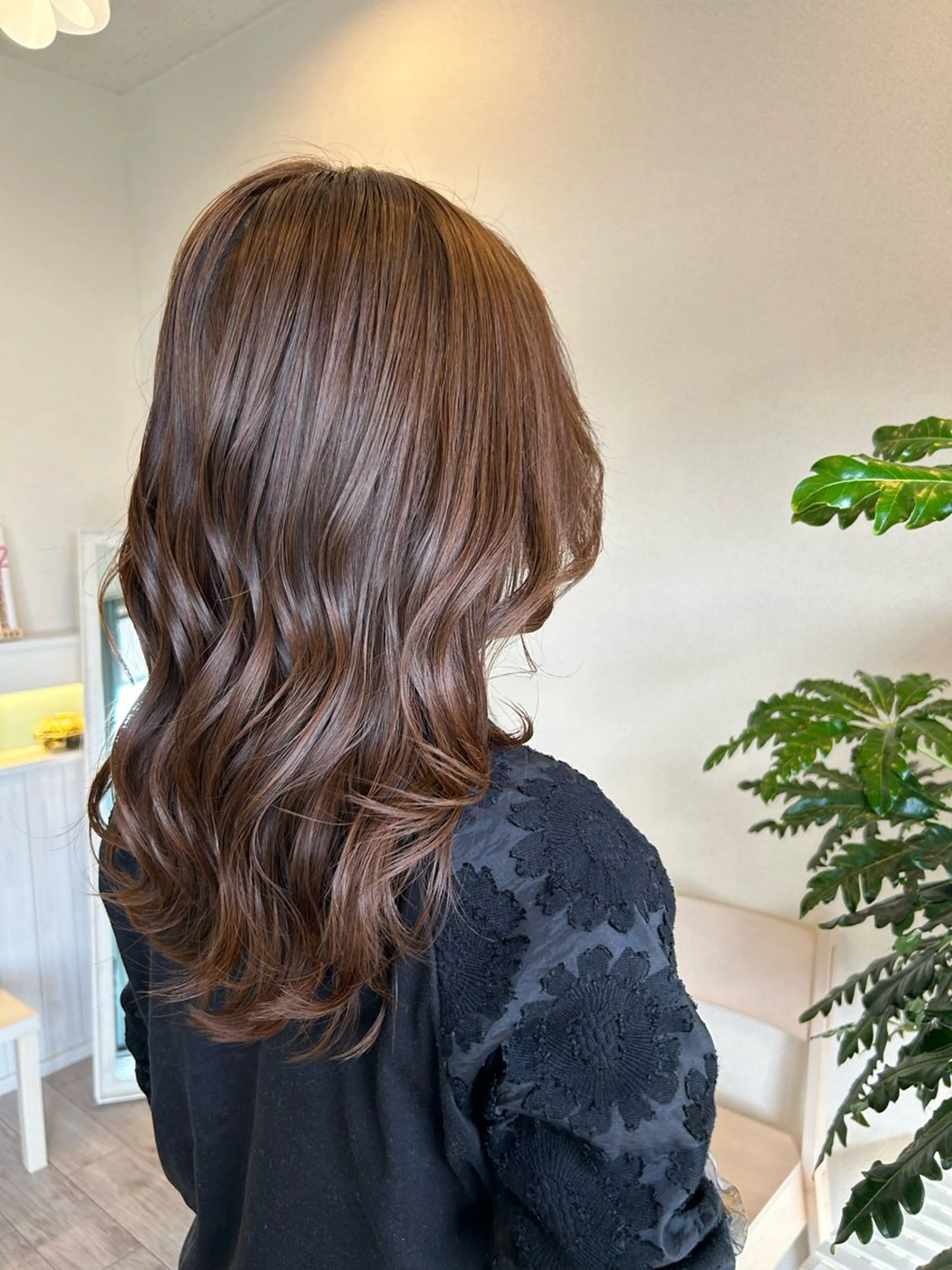 セミロング カラー ブリーチ ブラウンカラー チョコレートブラウン ブリーチなしカラー ヘアカラー トリートメント uLu【ウル】所属・🦖manami 🦖のヘアスタイル