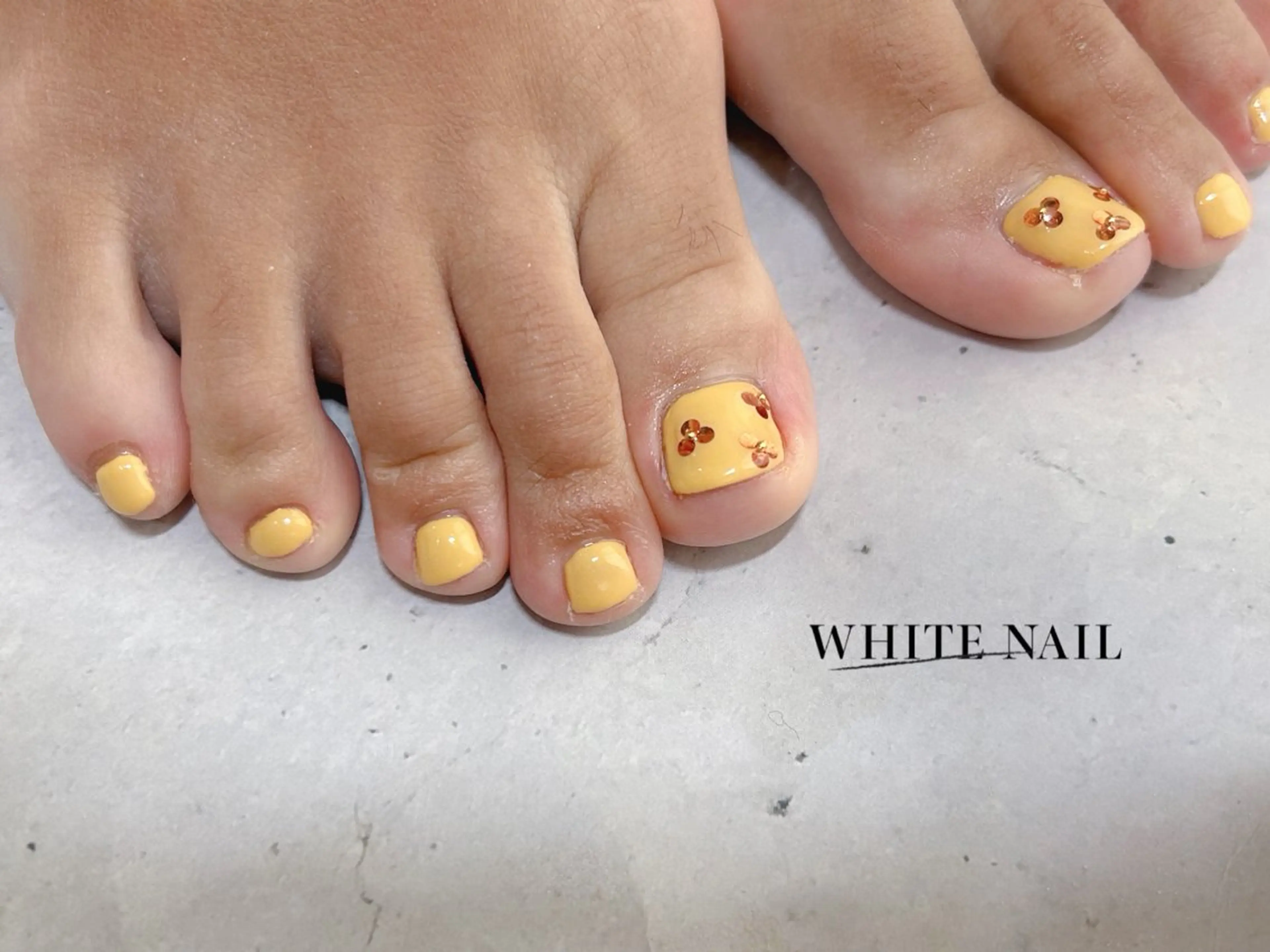 ネイル フットネイル WHITE NAIL ホワイトネイルのネイルデザイン