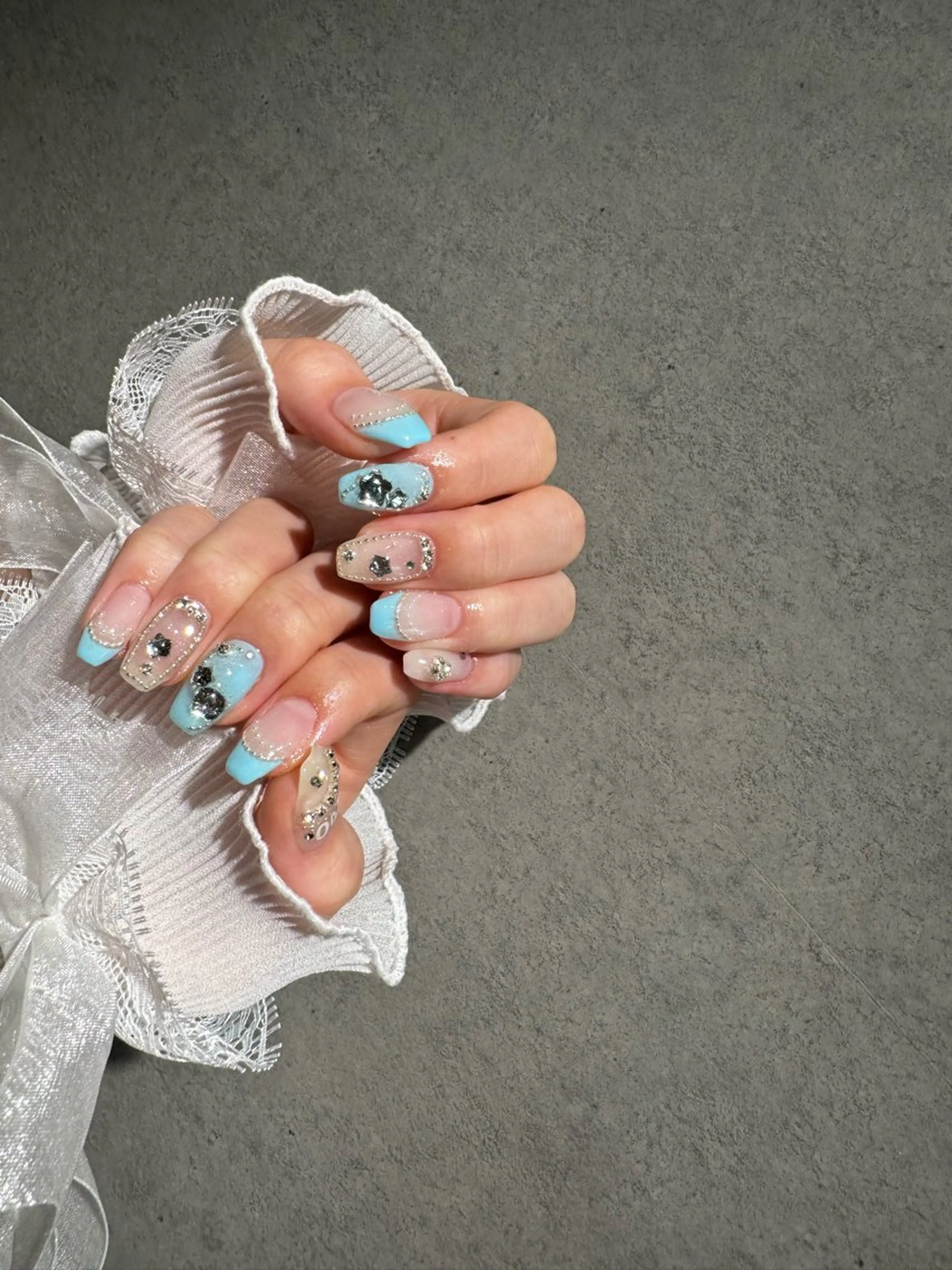 ネイル I-nailロング /ワンホン/キラキラのネイルデザイン