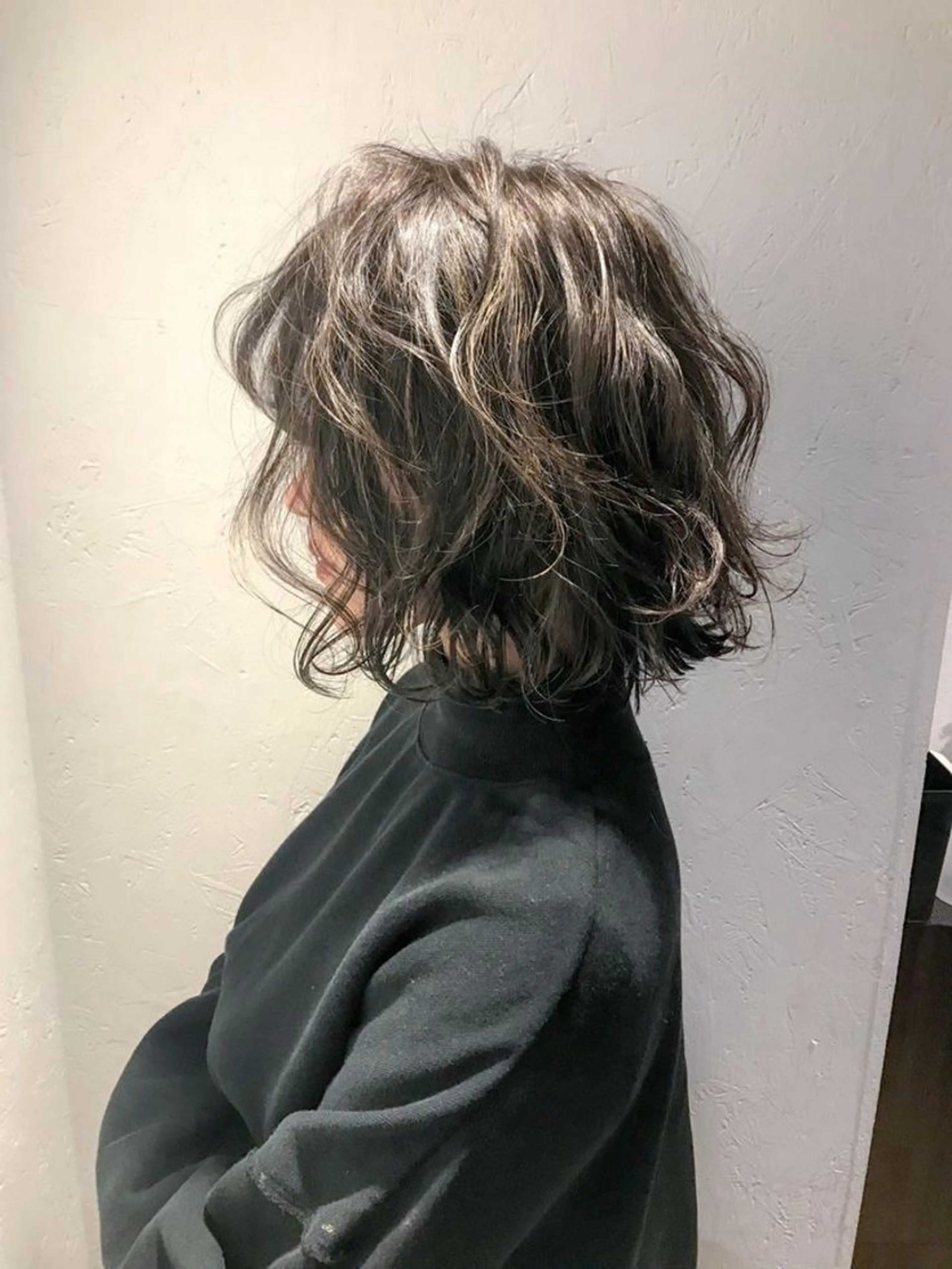 ミディアム カラー パーマ ミディアムパーマ 森山 陽菜のヘアスタイル