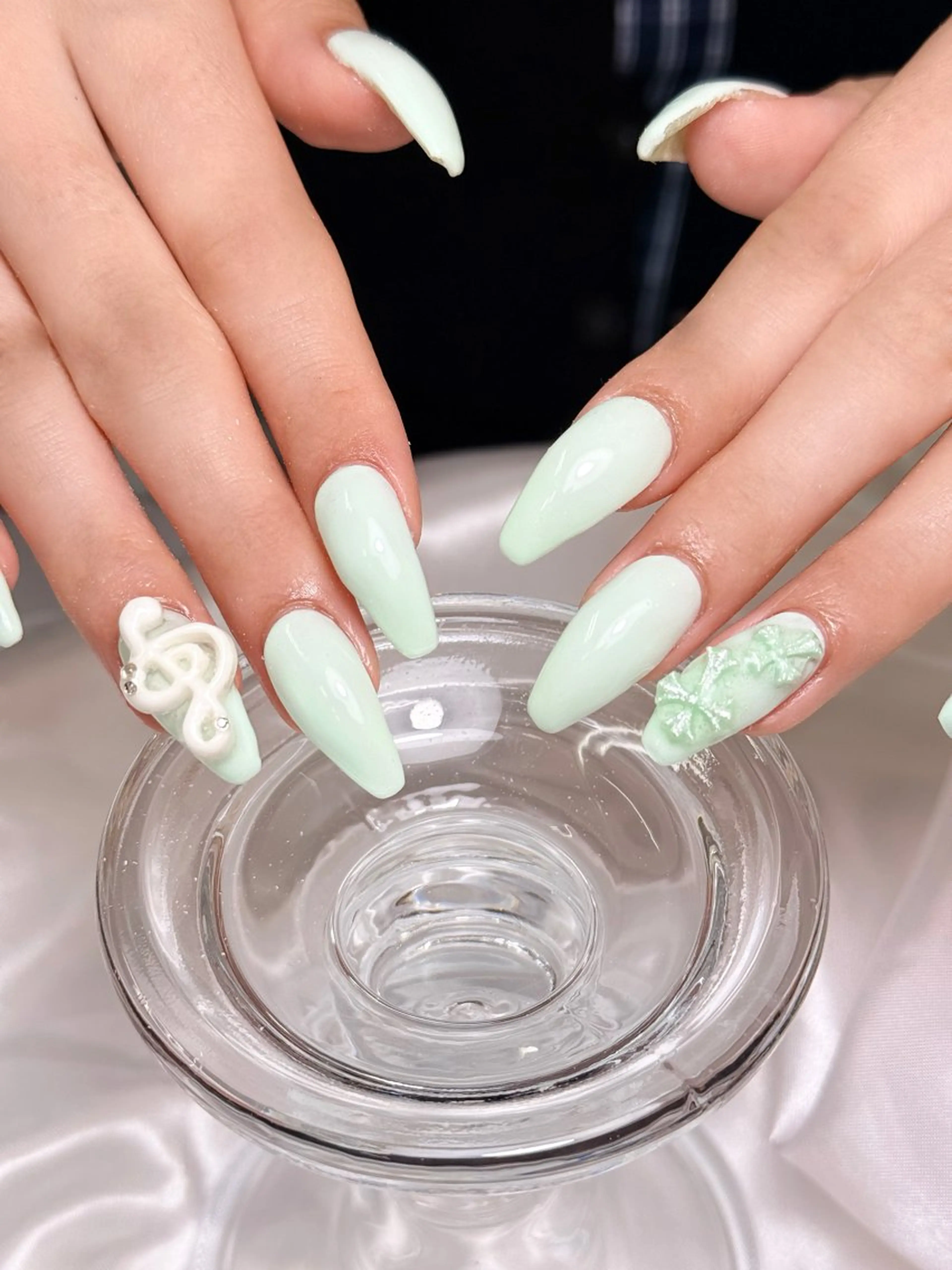 ネイル 韓国ネイル レース マグネットネイル シンプルネイル ワンホンネイル nail salon BONはるのネイルデザイン