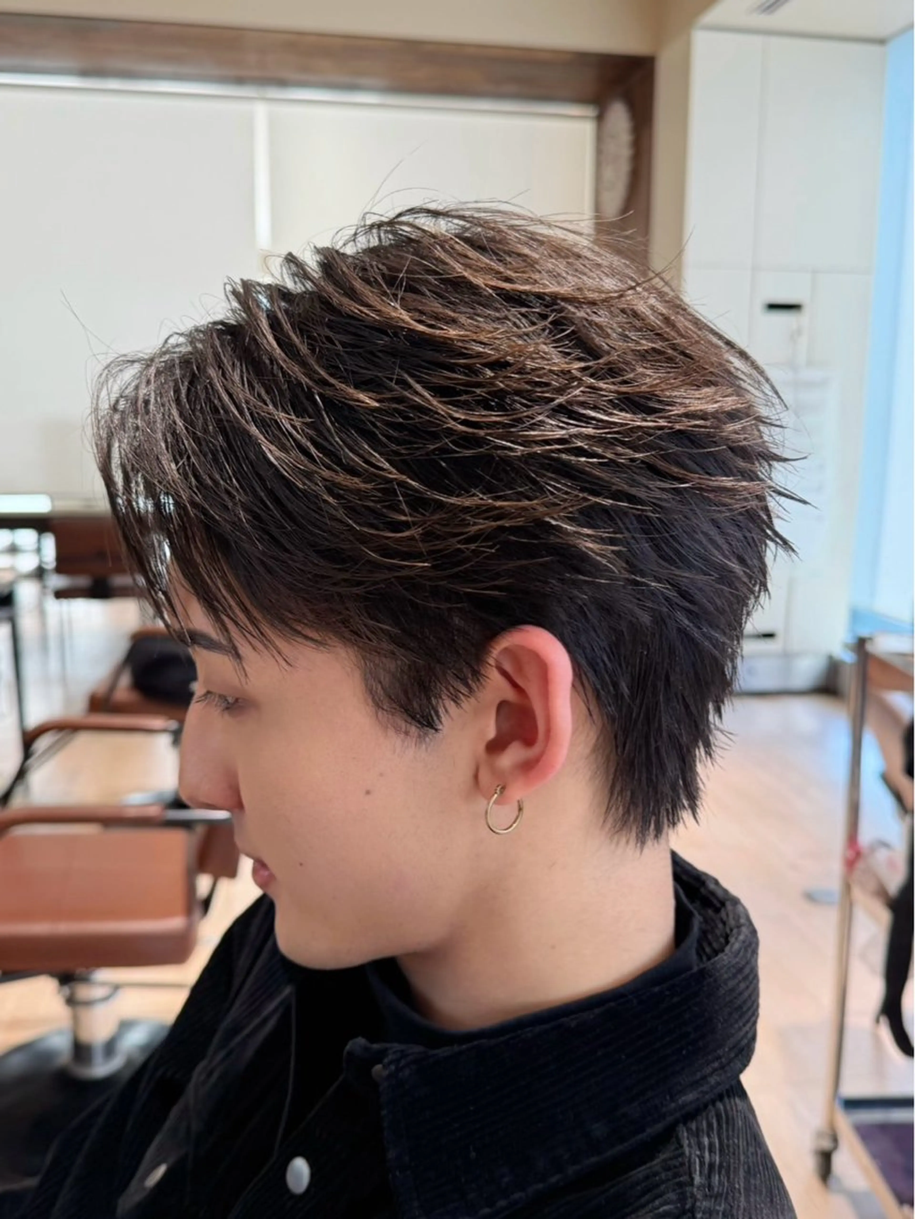 メンズ かなこ／重めレイヤー ／透明感カラーのヘアスタイル