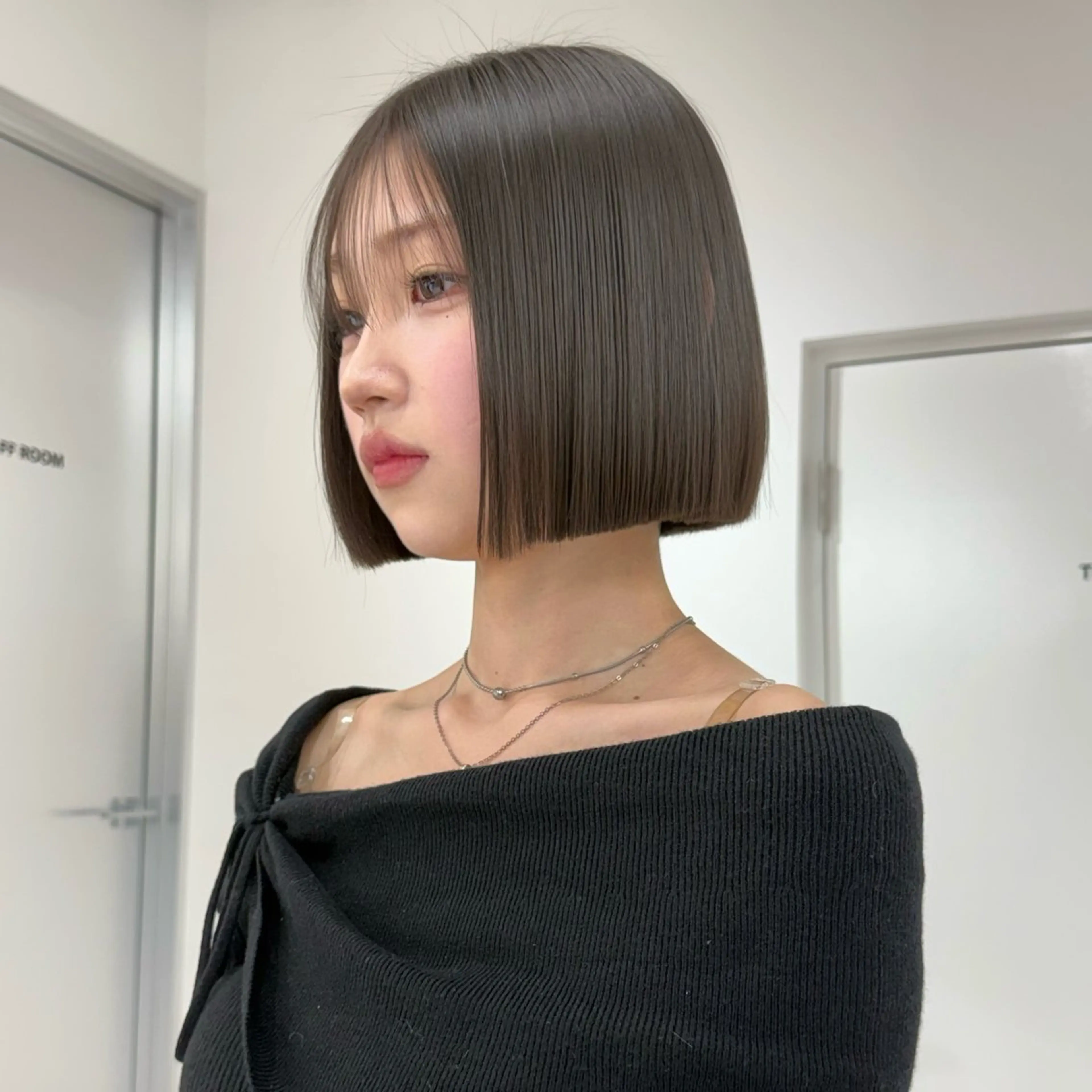 ミディアム ボブ 縮毛矯正 縮毛矯正 鍋田/ 渋谷/ 縮毛矯正/レイヤーのヘアスタイル