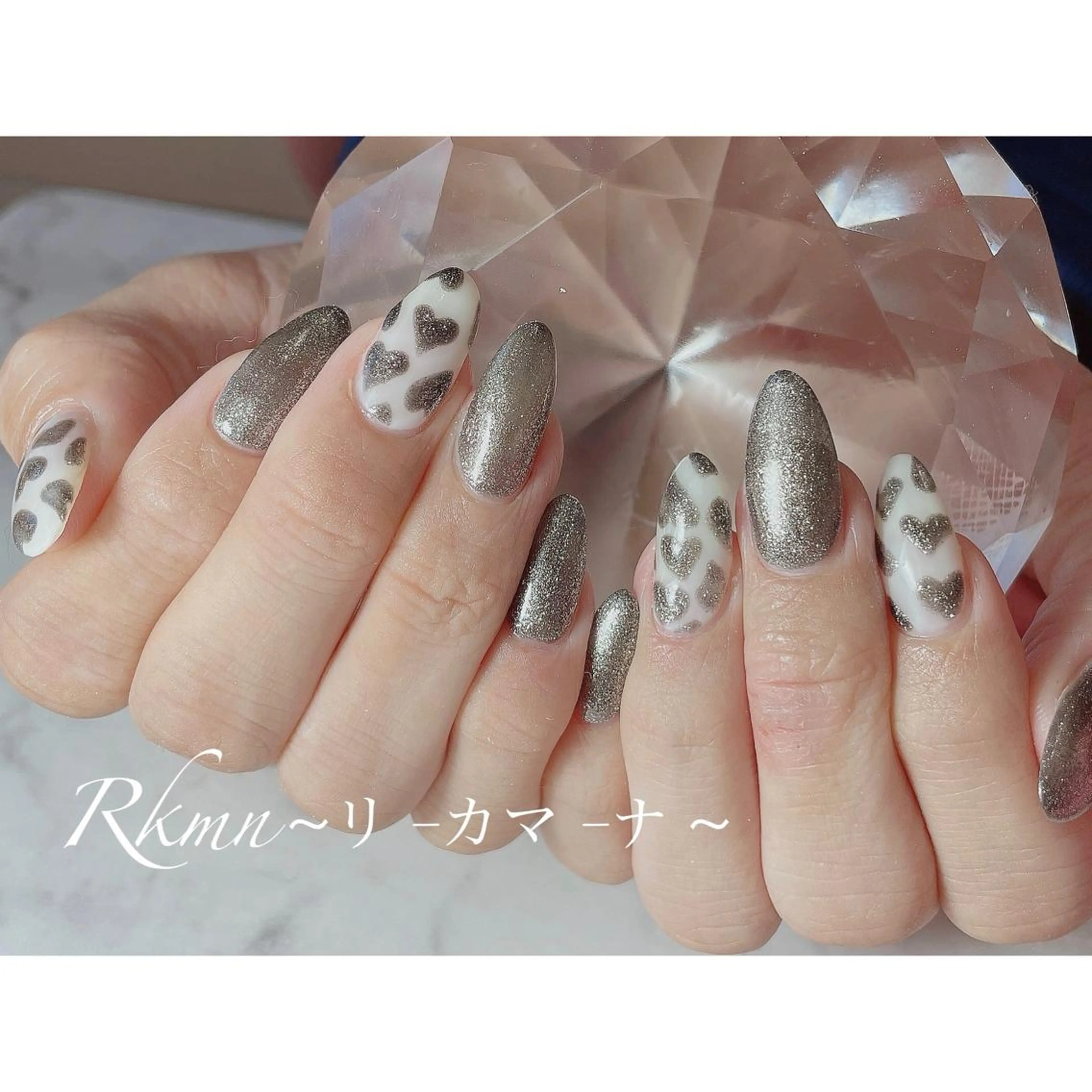 ネイル アートネイル ハート キラキラネイル ラメ(グリッター) シルバー ハンドネイル フットネイル ハンドケア Rkmn ~リ-カマ-ナ~のネイルデザイン