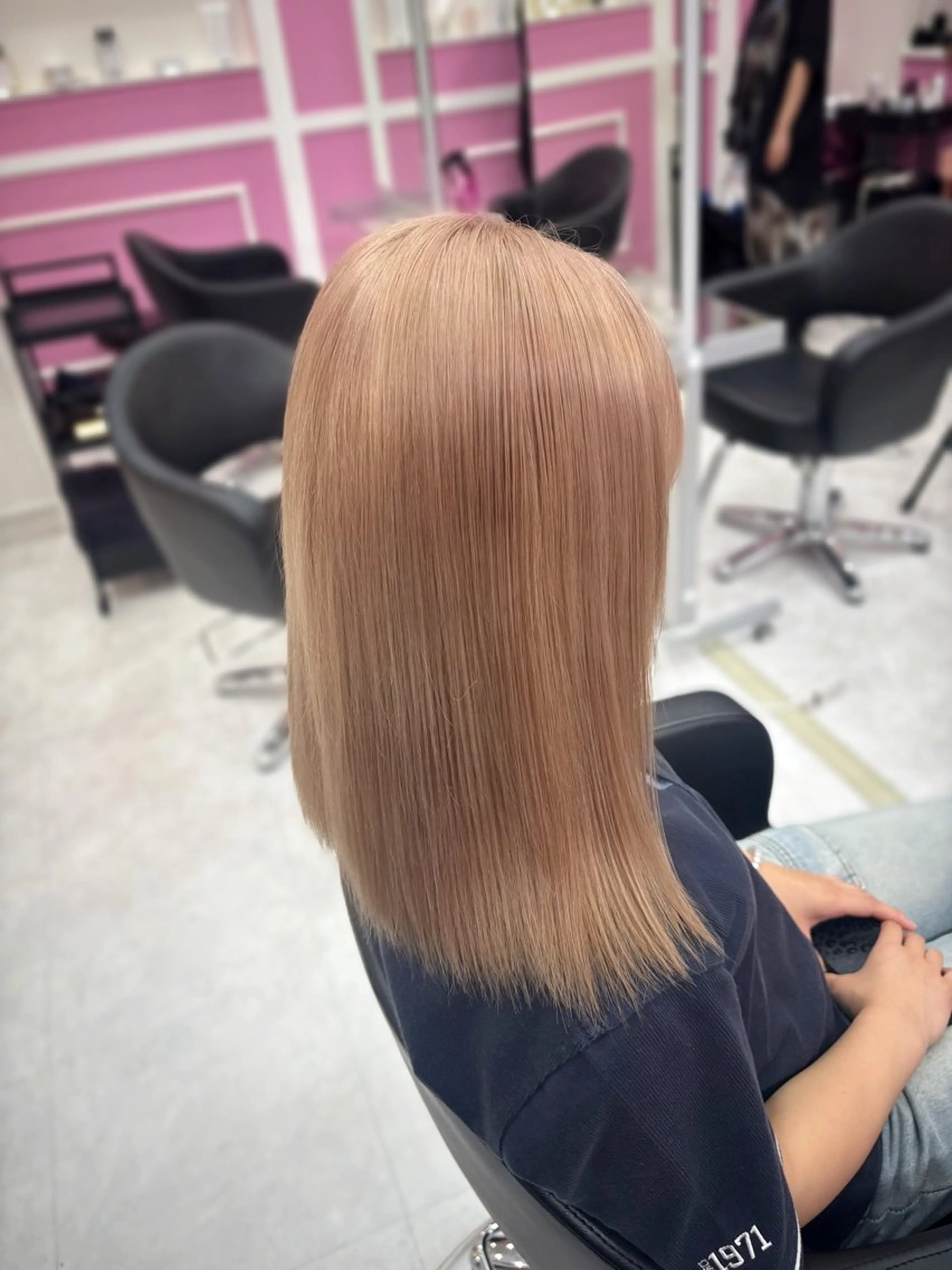 ミディアム カラー ヘアカラー トリートメント 伊藤 綾のヘアスタイル