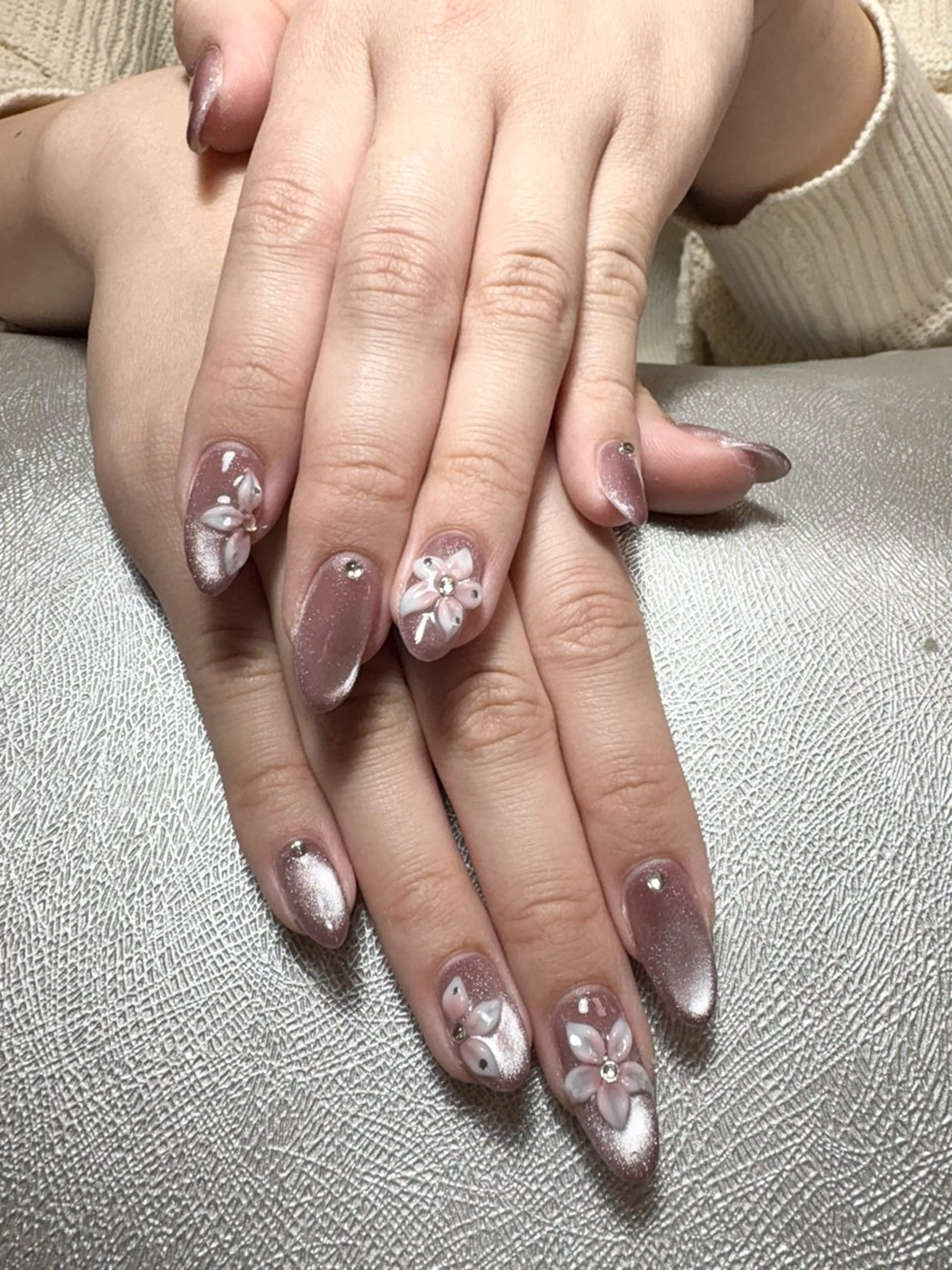 ネイル フラワーネイル マグネットネイル 持ち込み ハンドネイル ✨韓国✨nail salonLumieのネイルデザイン