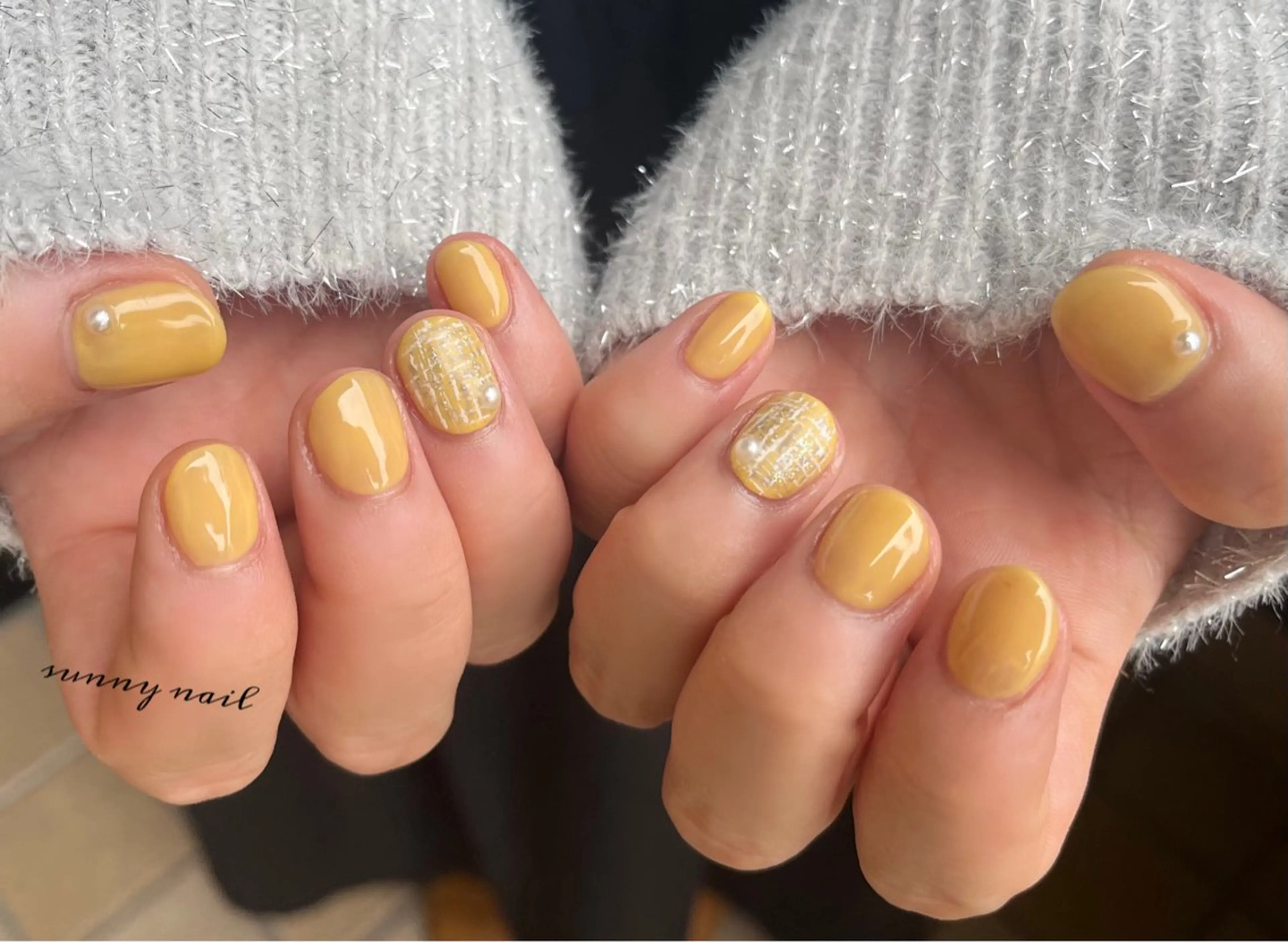 ネイル マットネイル ツイードネイル 黄色 sunny nailのネイルデザイン