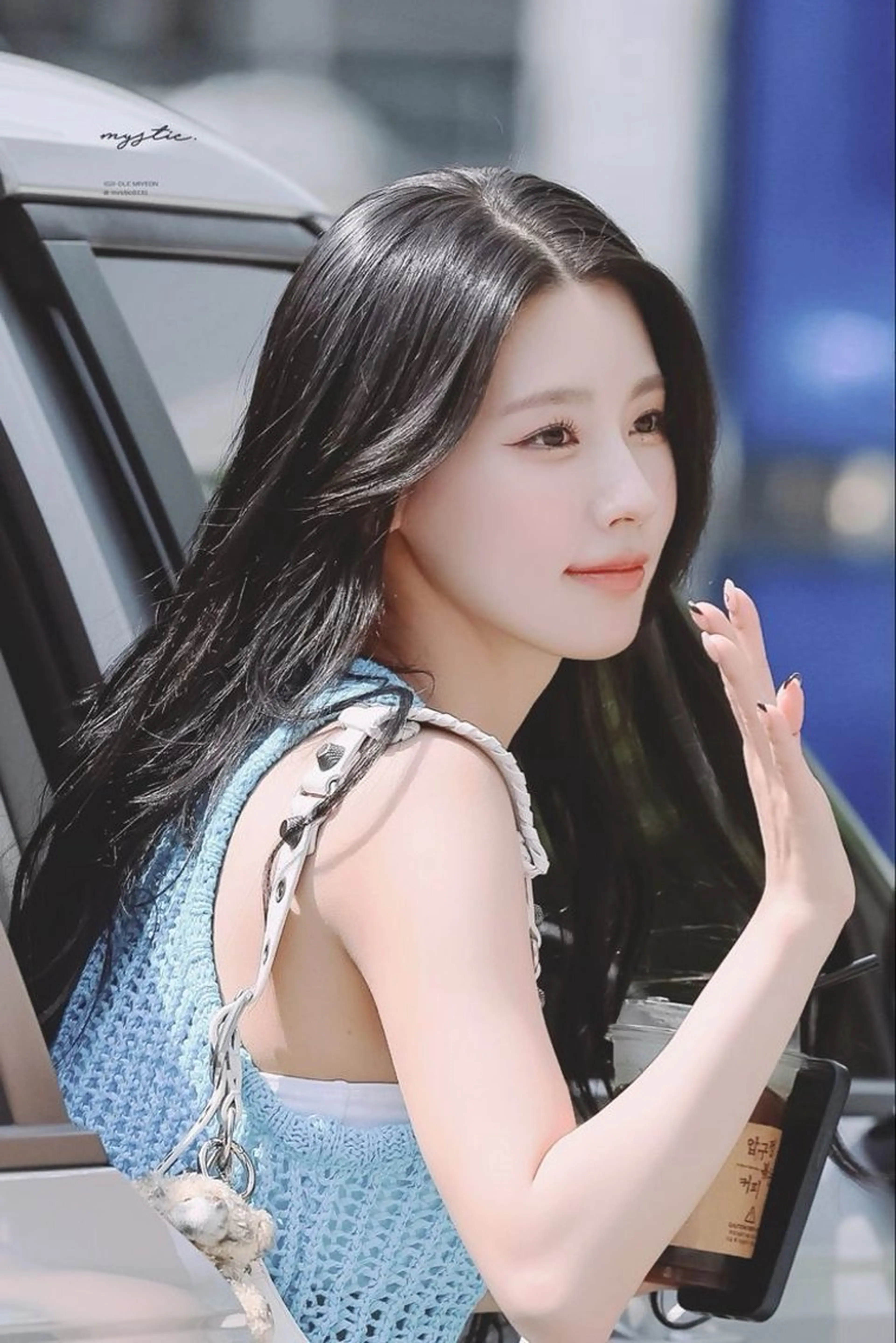 ロング カラー ハイトーン/韓国 レイヤー/るか🎀のヘアスタイル