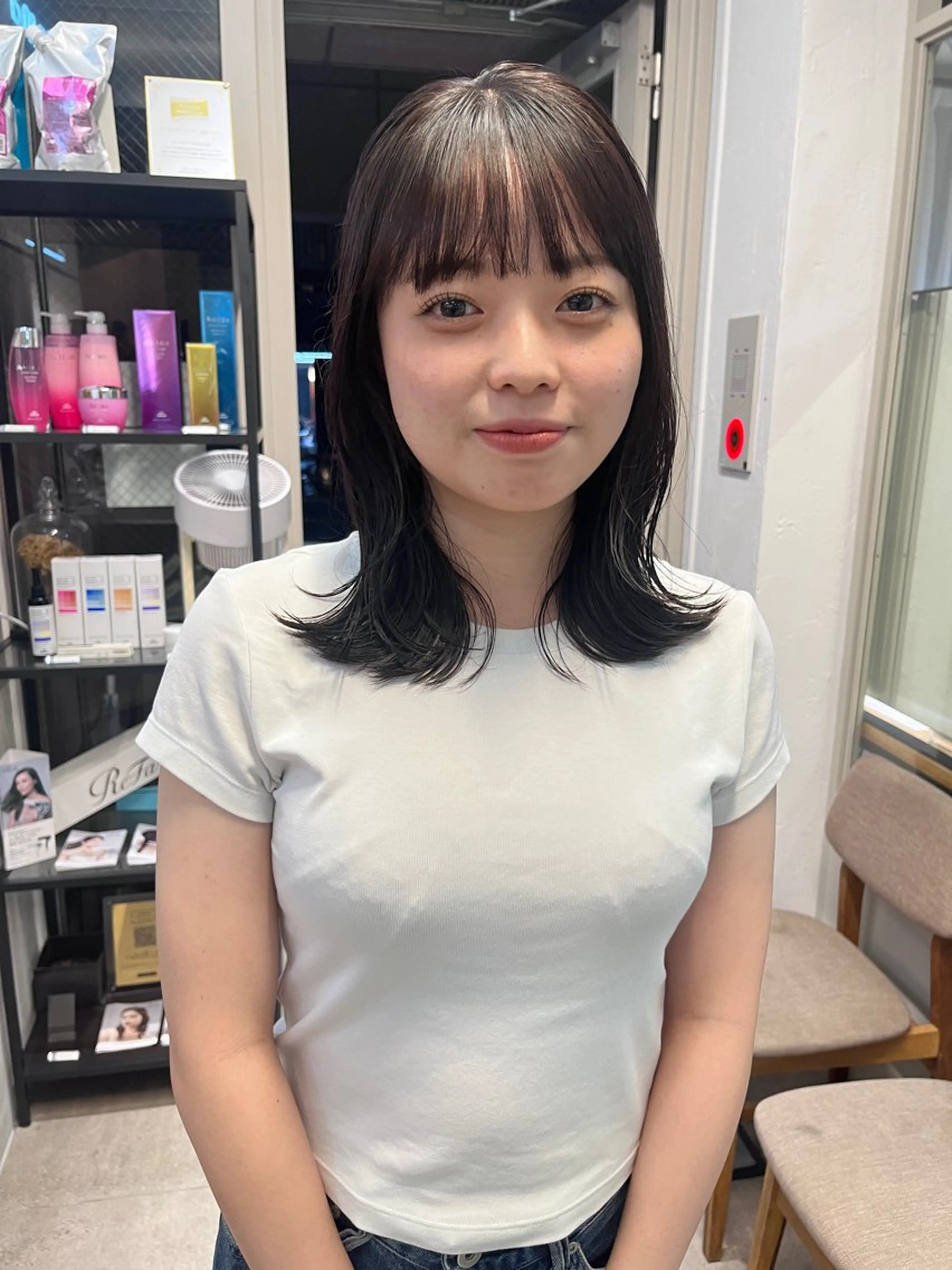 ミディアム カラー 透明感カラー カット ヘアカラー トリートメント 赤み消しカラー/ ナチュラル/トモキのヘアスタイル