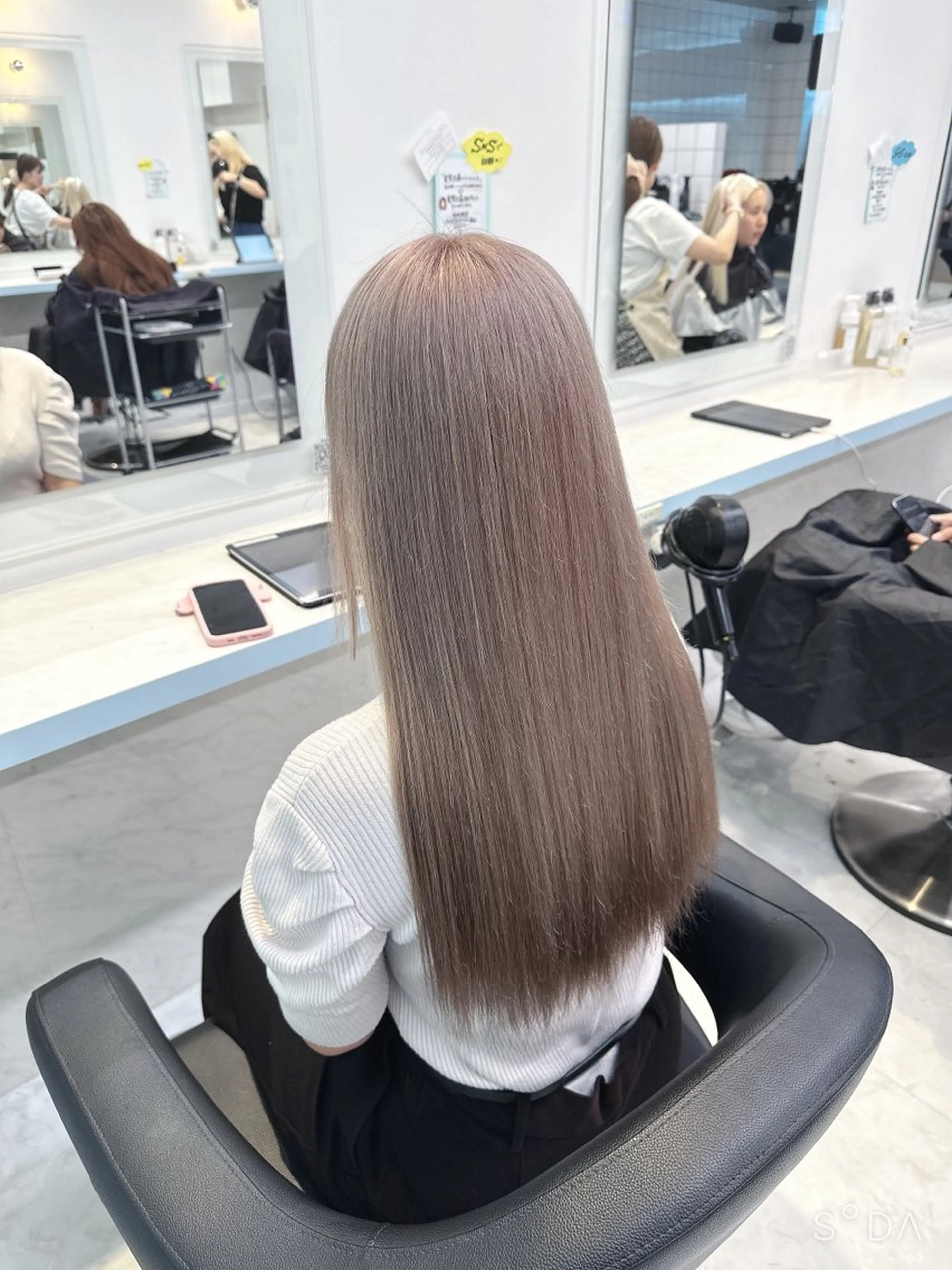 ロング カラー 🪄池袋ハイトーン 🪄ブリーチカラーのヘアスタイル