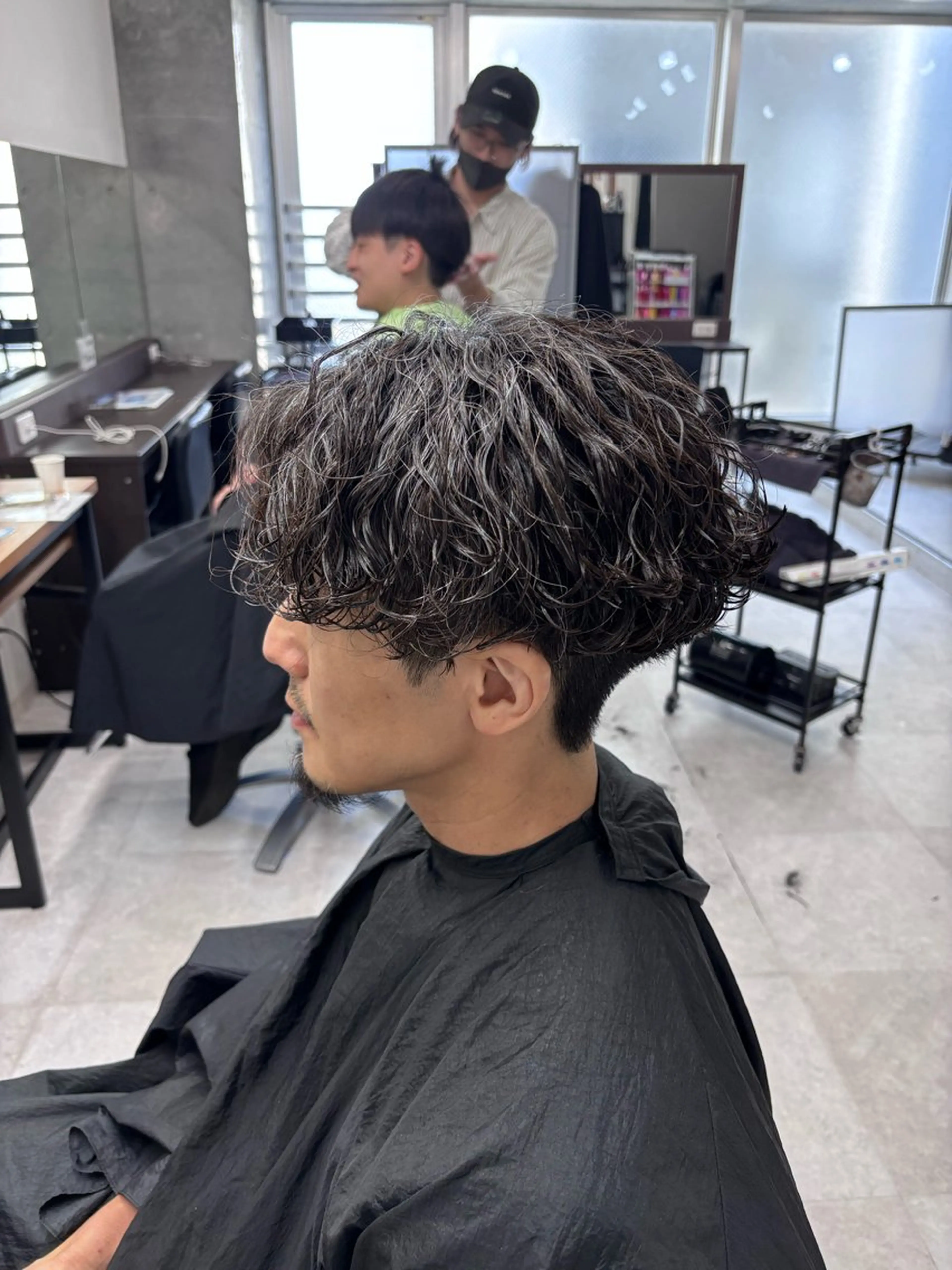 パーマ メンズ カット パーマ トリートメント ヘッドスパ ヘアセット フェザーの鬼 🇰🇷yutoのヘアスタイル