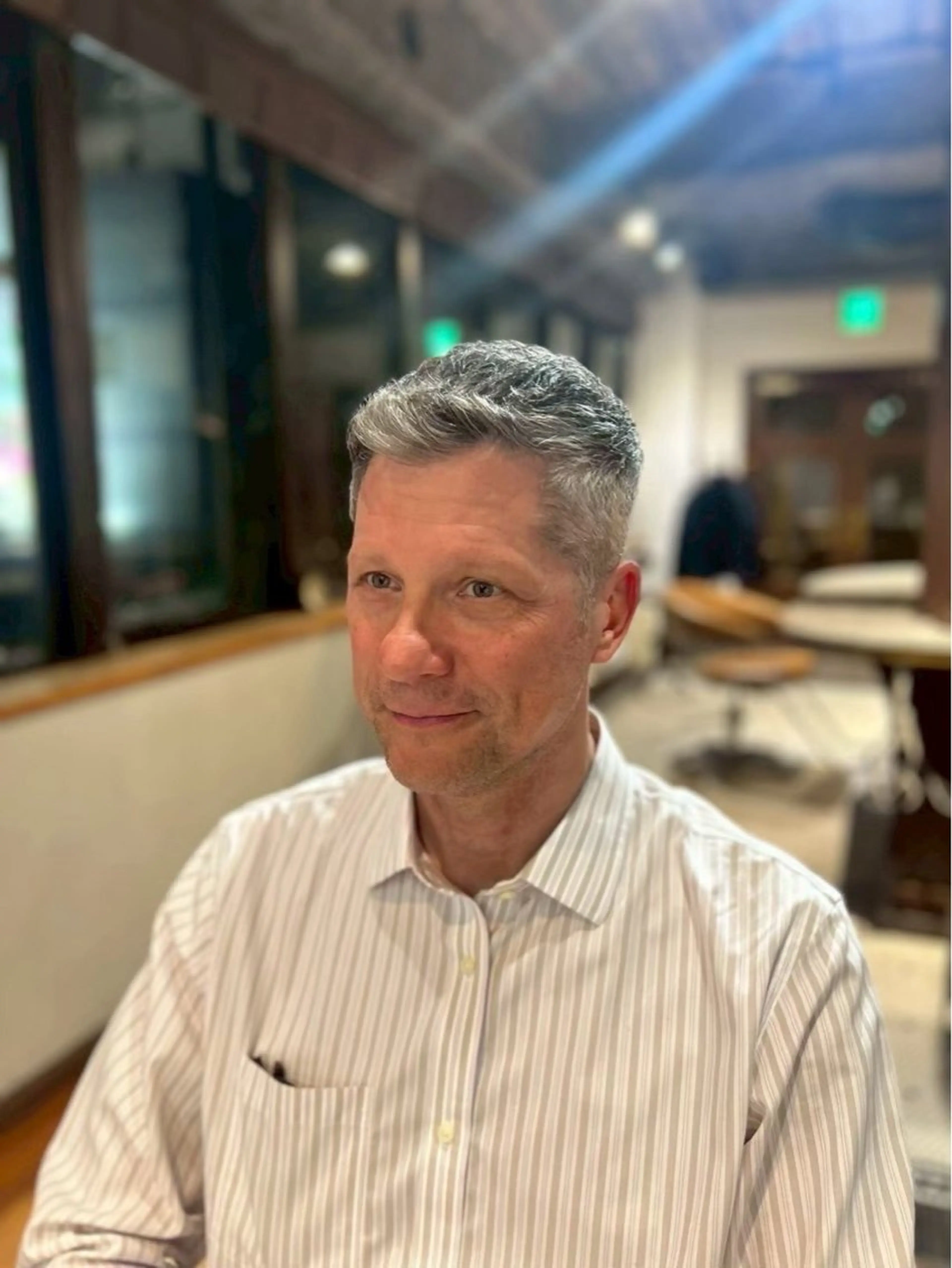 ショート メンズ 岡 魁のヘアスタイル