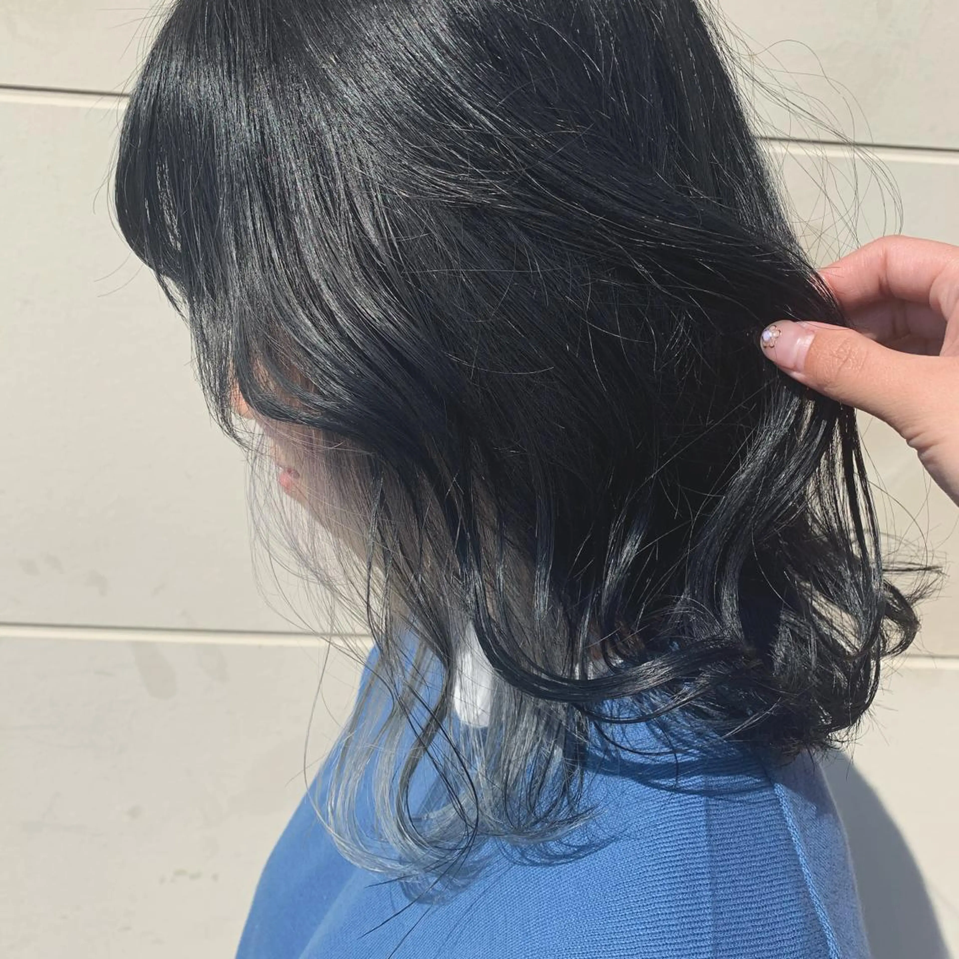 ミディアム カラー 齊藤 衣梨佳のヘアスタイル