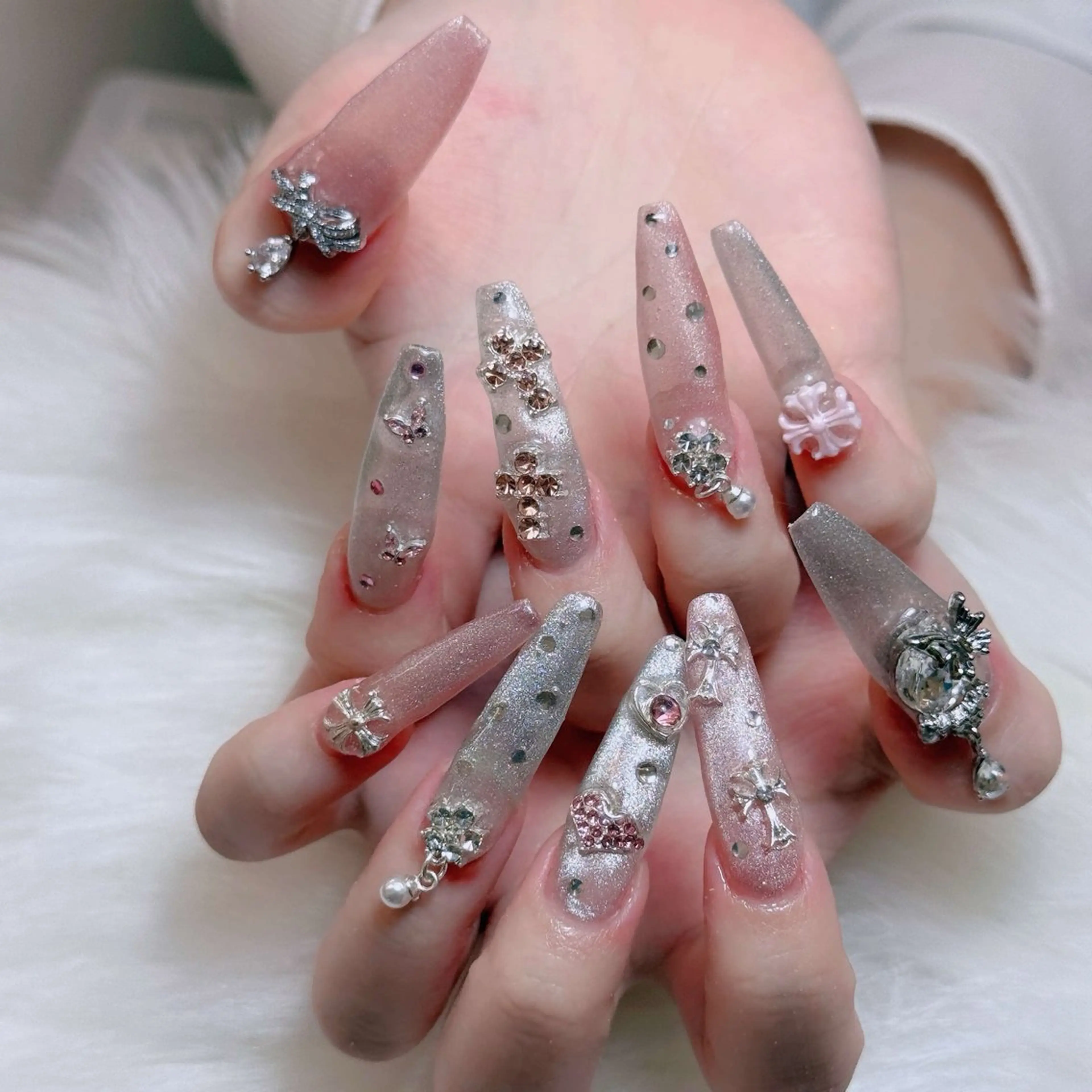 ネイル チークネイル フレンチネイル ジェルネイル ガラスフレンチ 韓国ネイル ハンドネイル ハンドケア Anh Nail 歌舞伎町のネイルデザイン