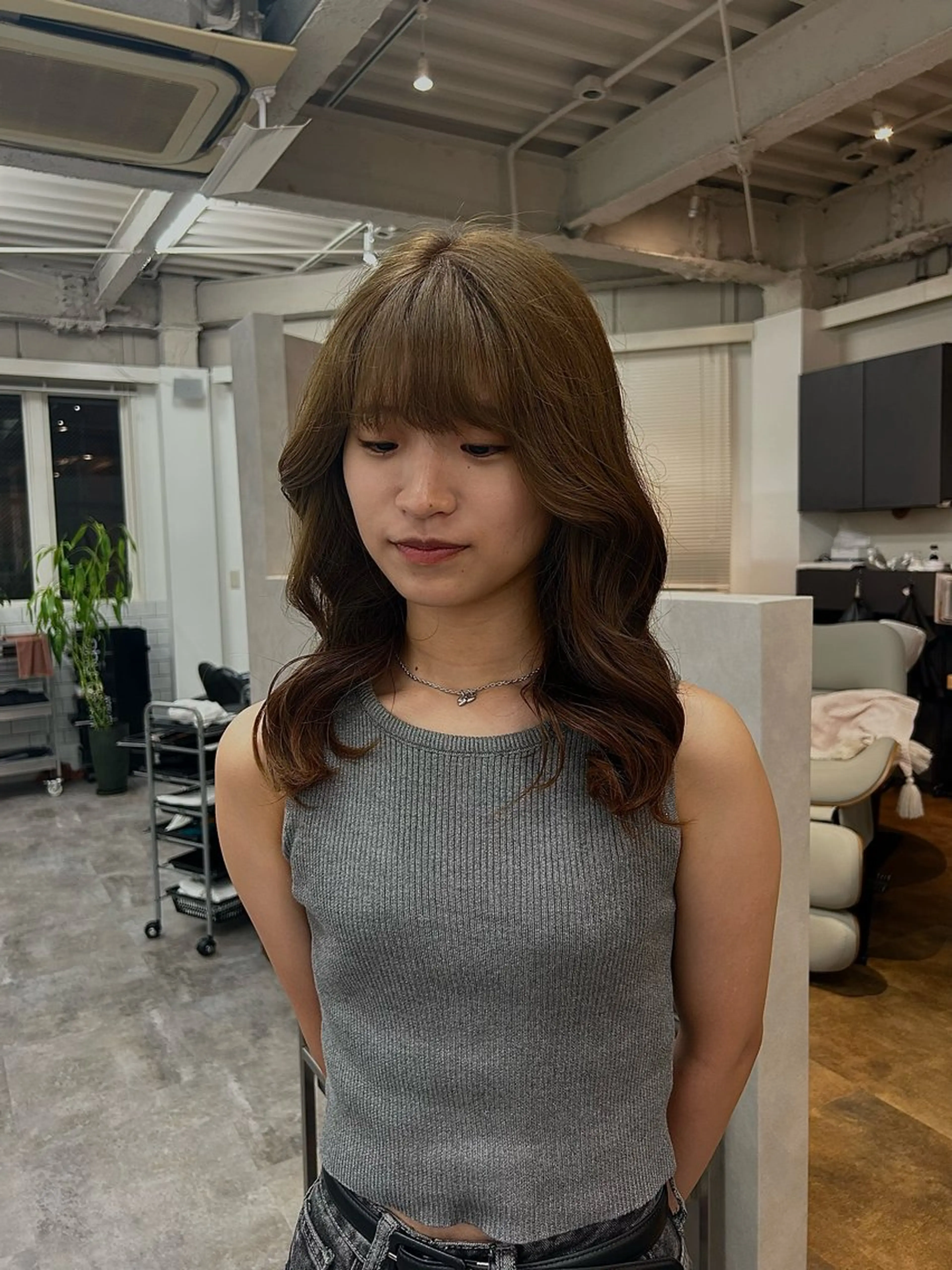 カラー ユイ コハルのヘアスタイル