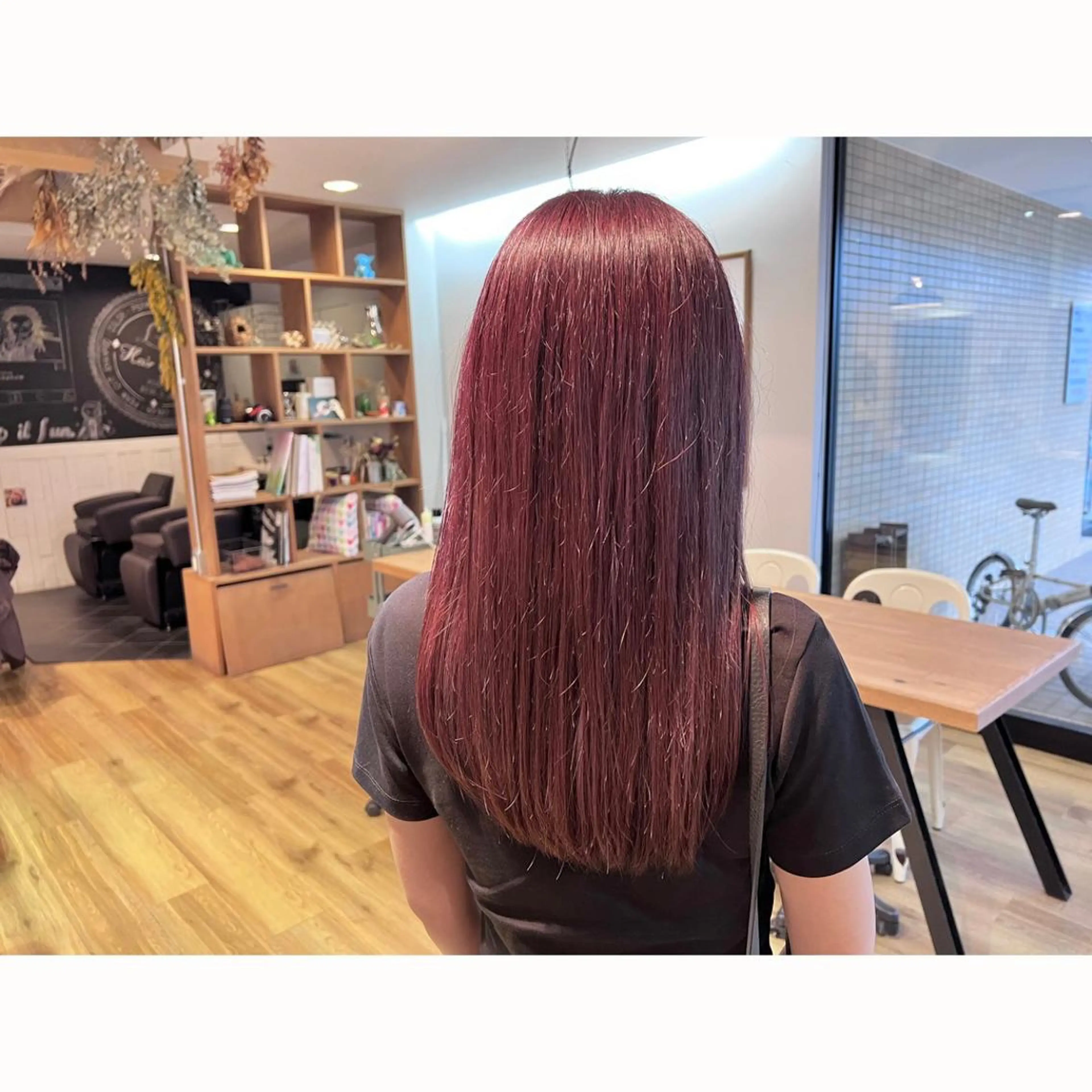 ロング カラー ピンクカラー ツキダテ ユイのヘアスタイル