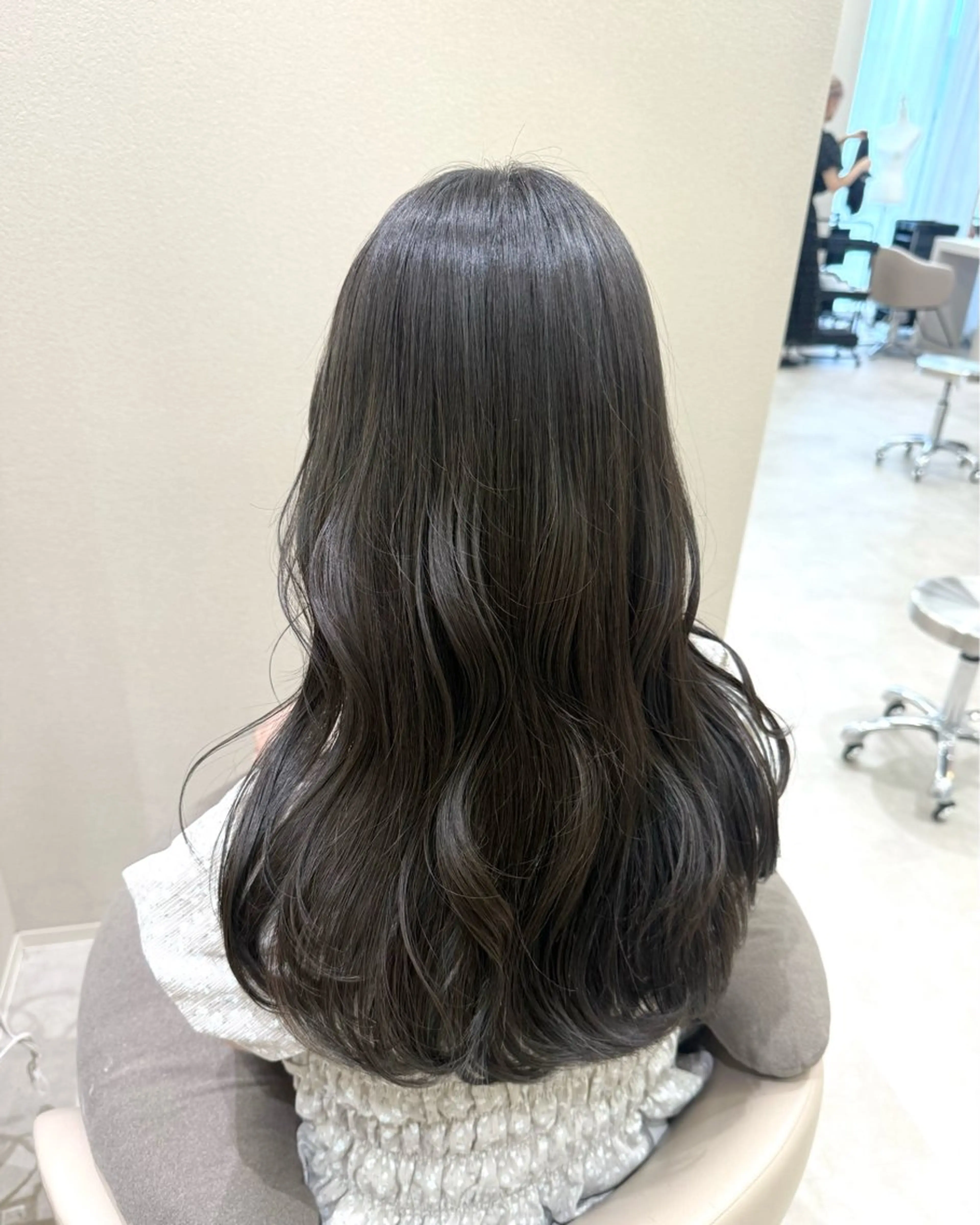 ロング カラー MIYU透明感カラー ブリーチなしWカラーのヘアスタイル