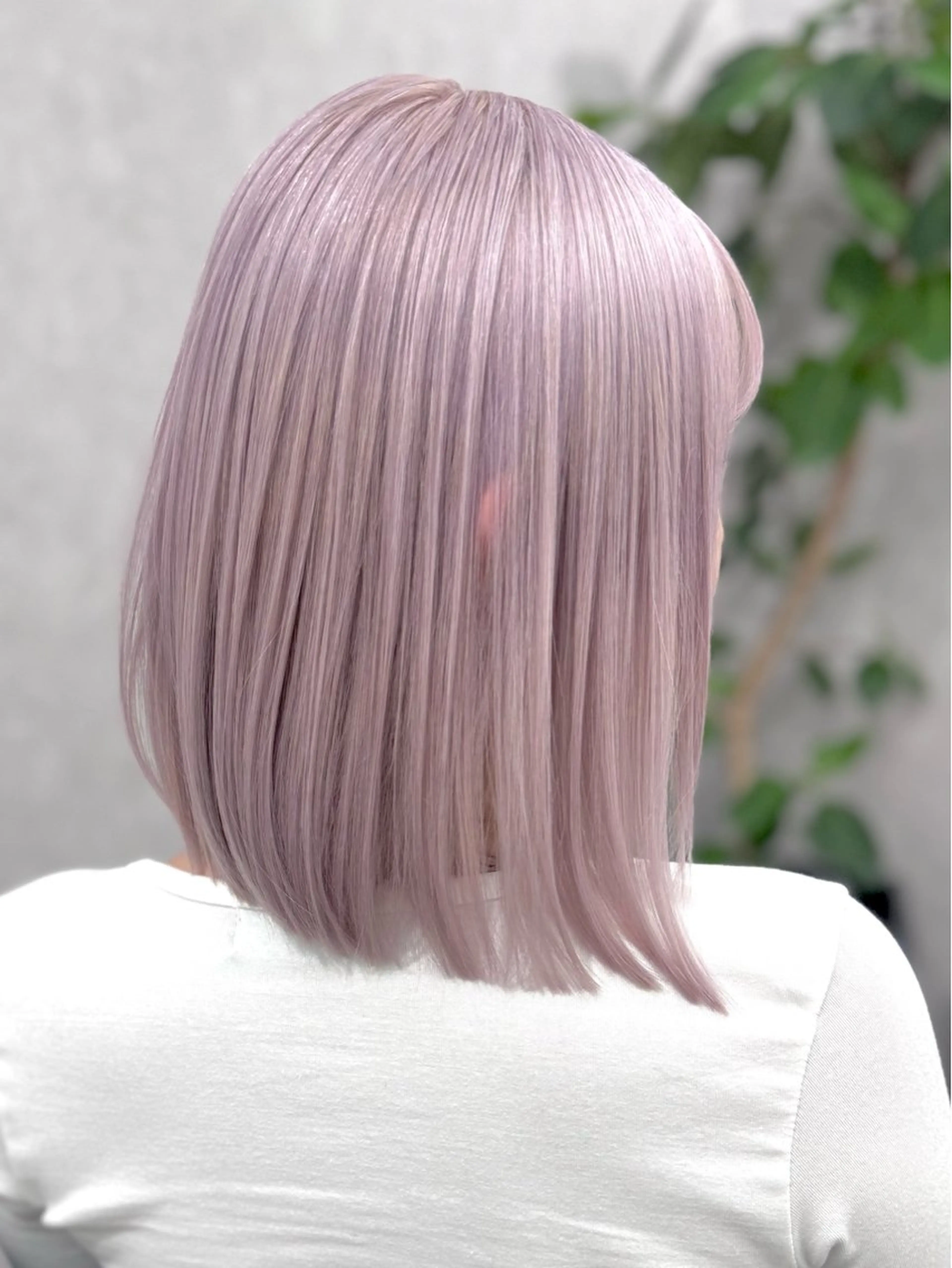 ショート カラー ブリーチ/ハイトーン LOWRL【ロウル】のヘアスタイル