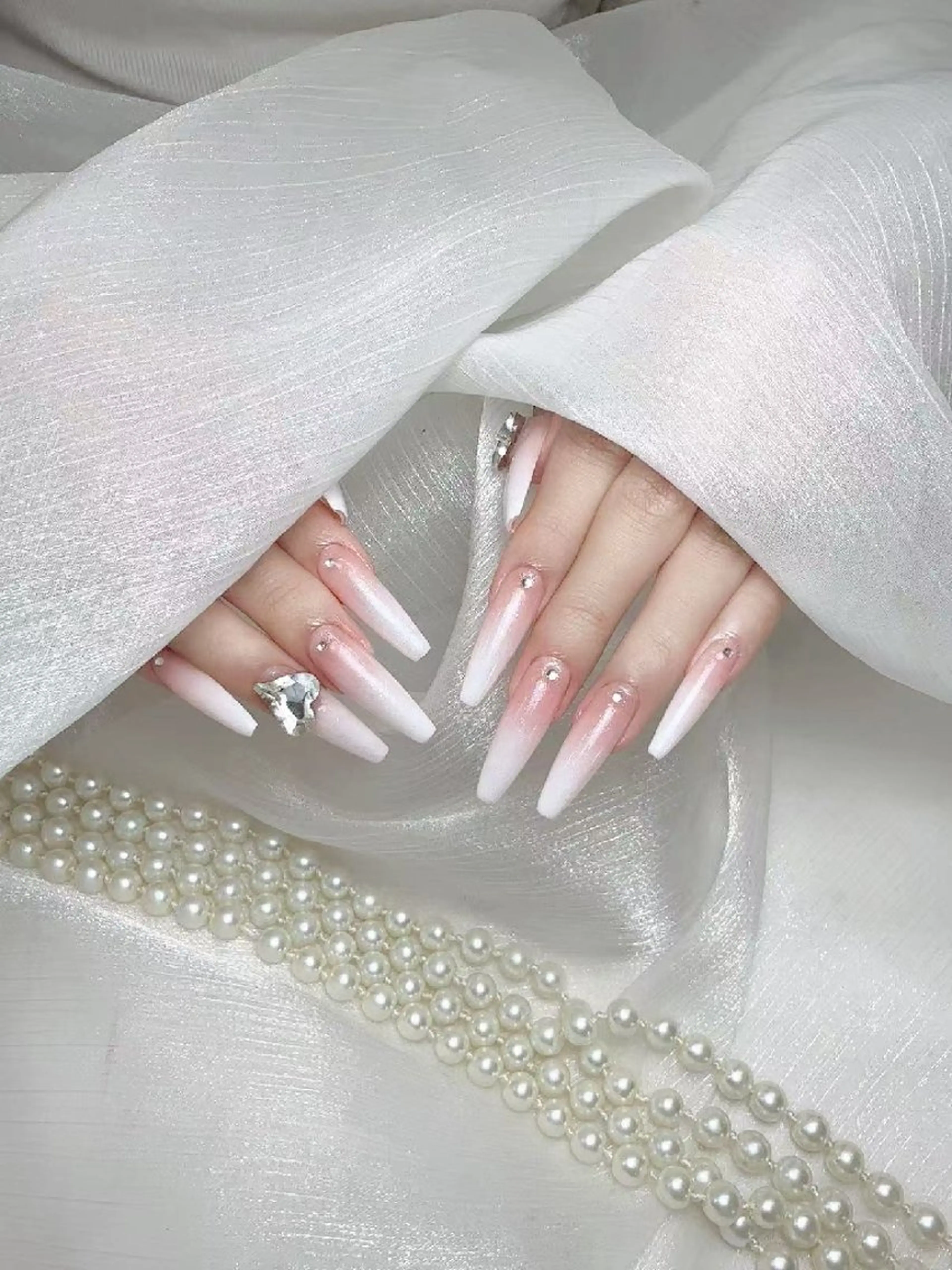 ネイル ENsalon AKIRAのネイルデザイン