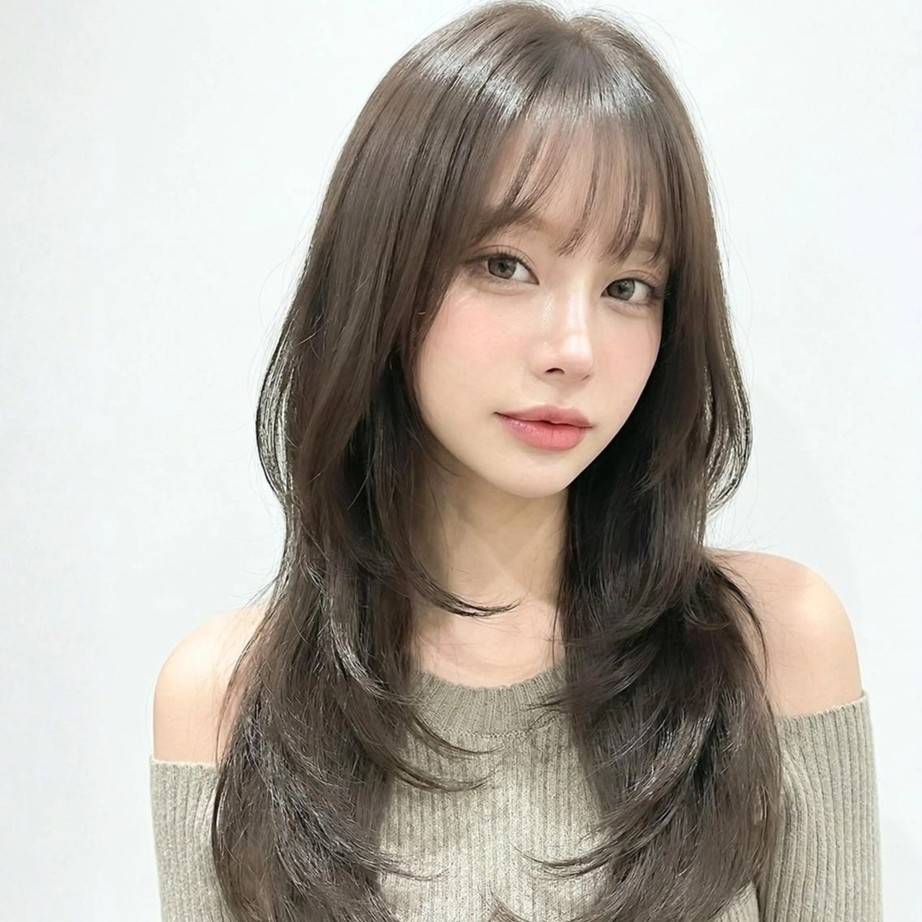 セミロング カラー レイヤーカット 縮毛矯正 SOURCE堺東🫧 ヘアケア/艶カラーのヘアスタイル