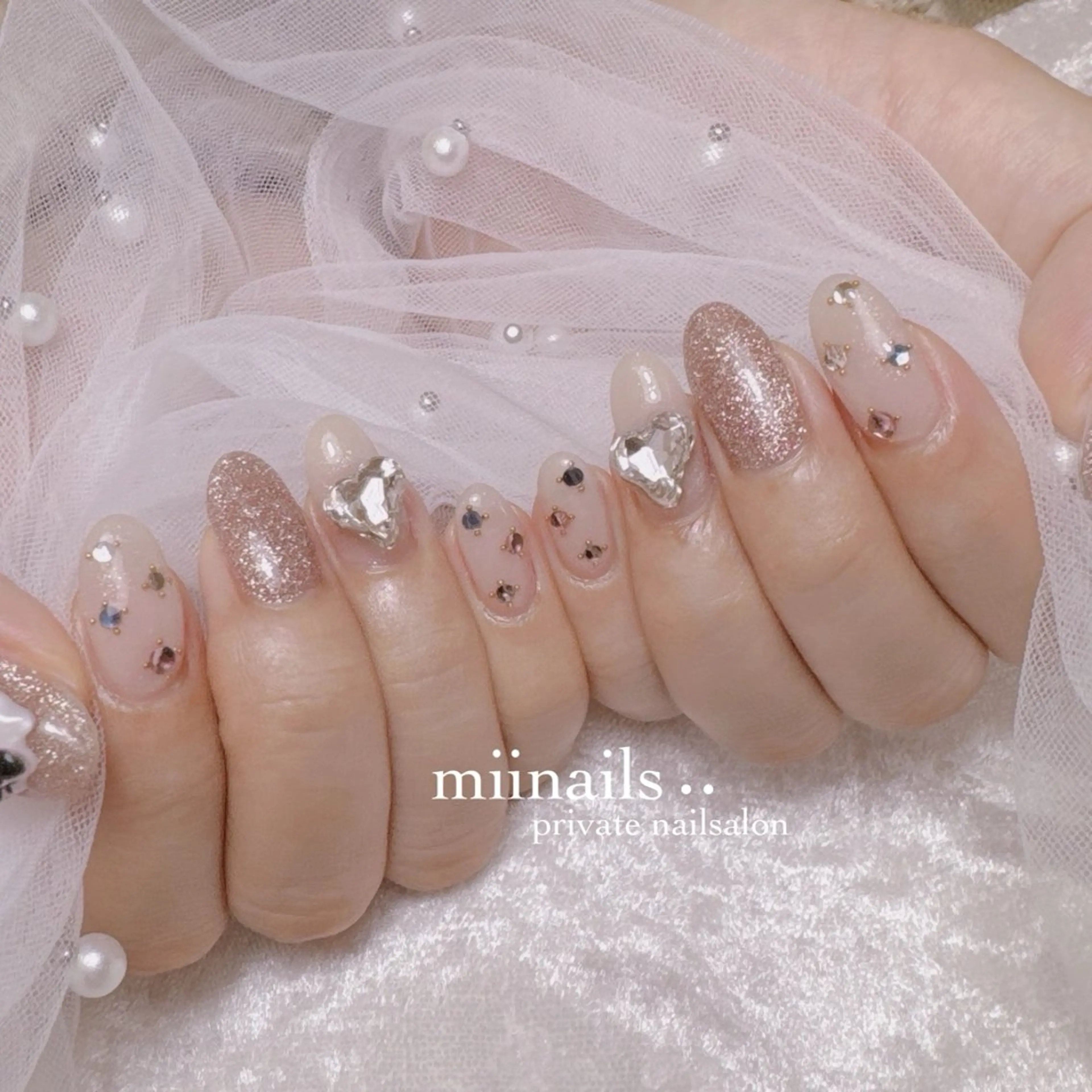 ネイル キラキラネイル 韓国ネイル ワンホンネイル ハンドネイル nailsalon miinailsのネイルデザイン
