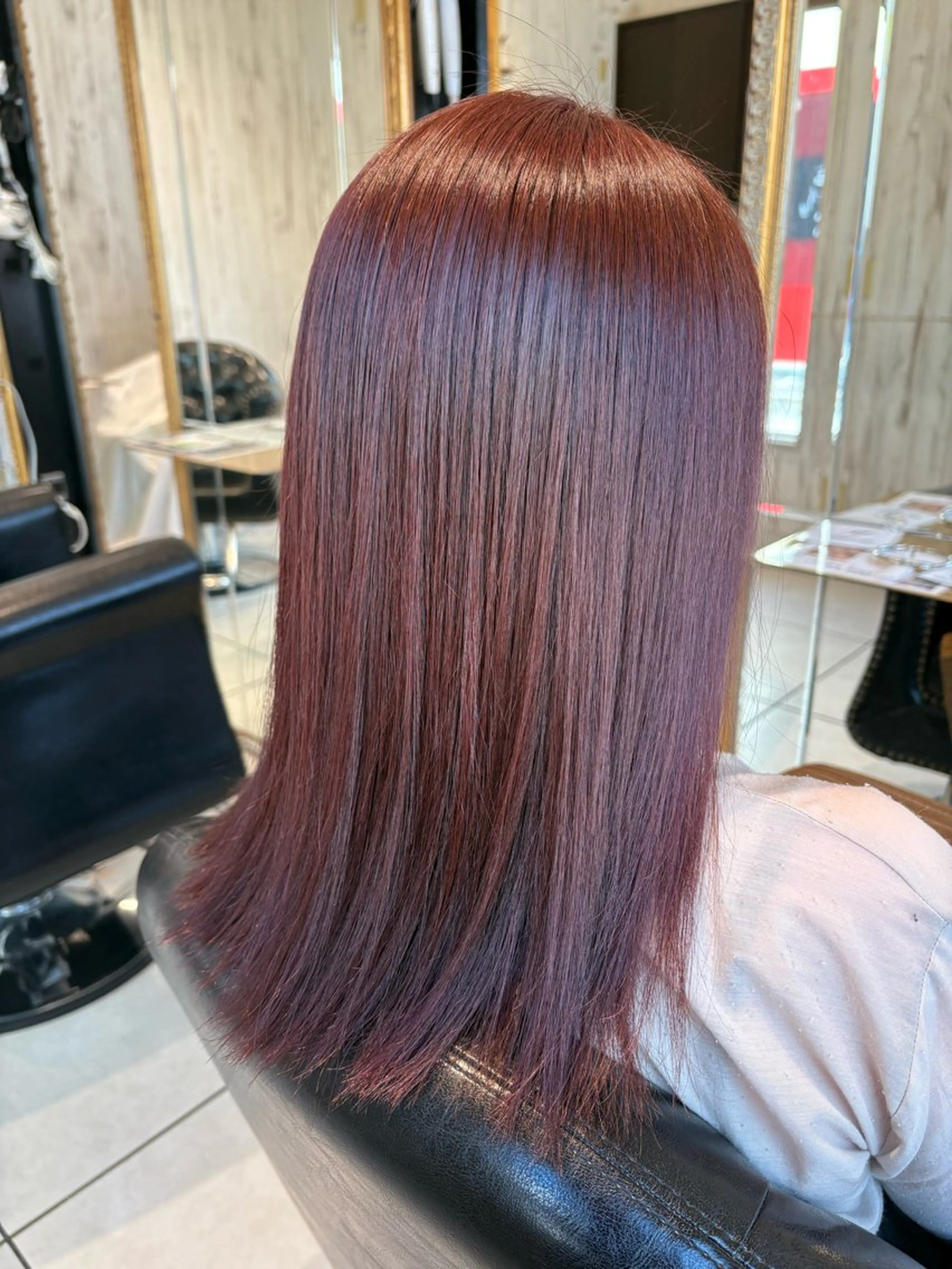 ミディアム カラー 鶴谷 麻衣のヘアスタイル