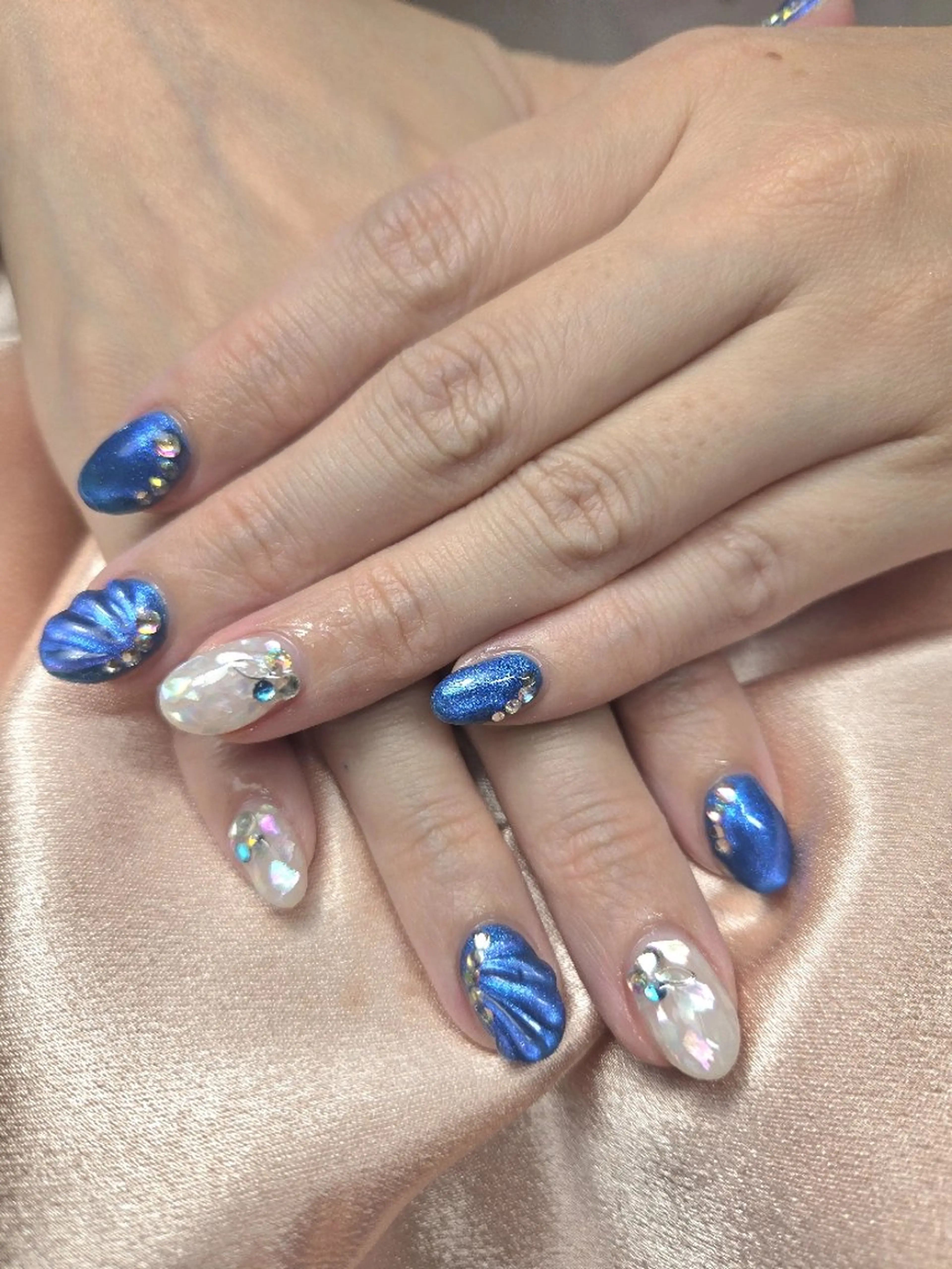 ネイル ブルー マグネットネイル 持ち込み ハンドネイル ネイルサロンベルティ .ひとみのネイルデザイン