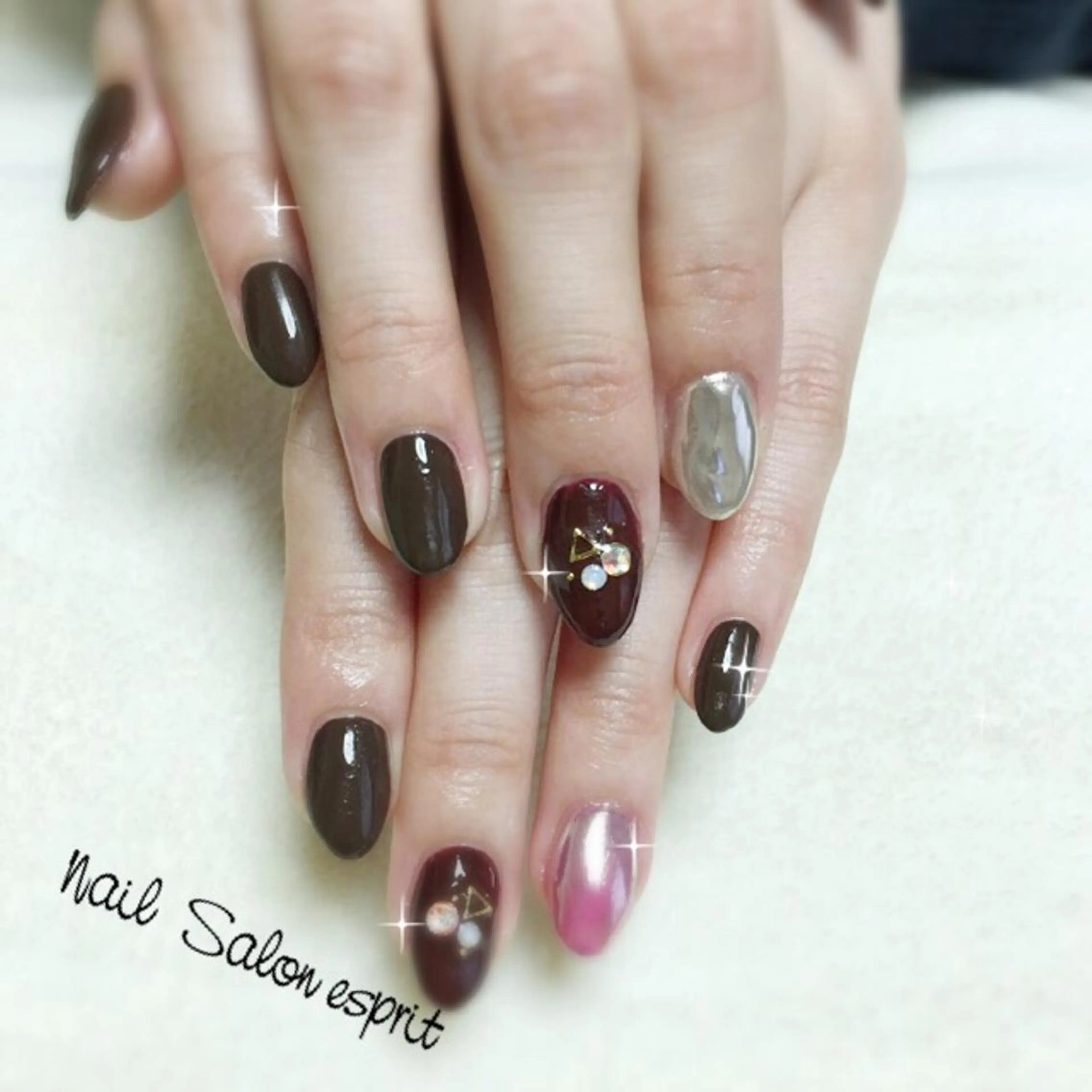 ミディアム ネイル ミラーネイル ワンカラーネイル Nail Salon espritのネイルデザイン