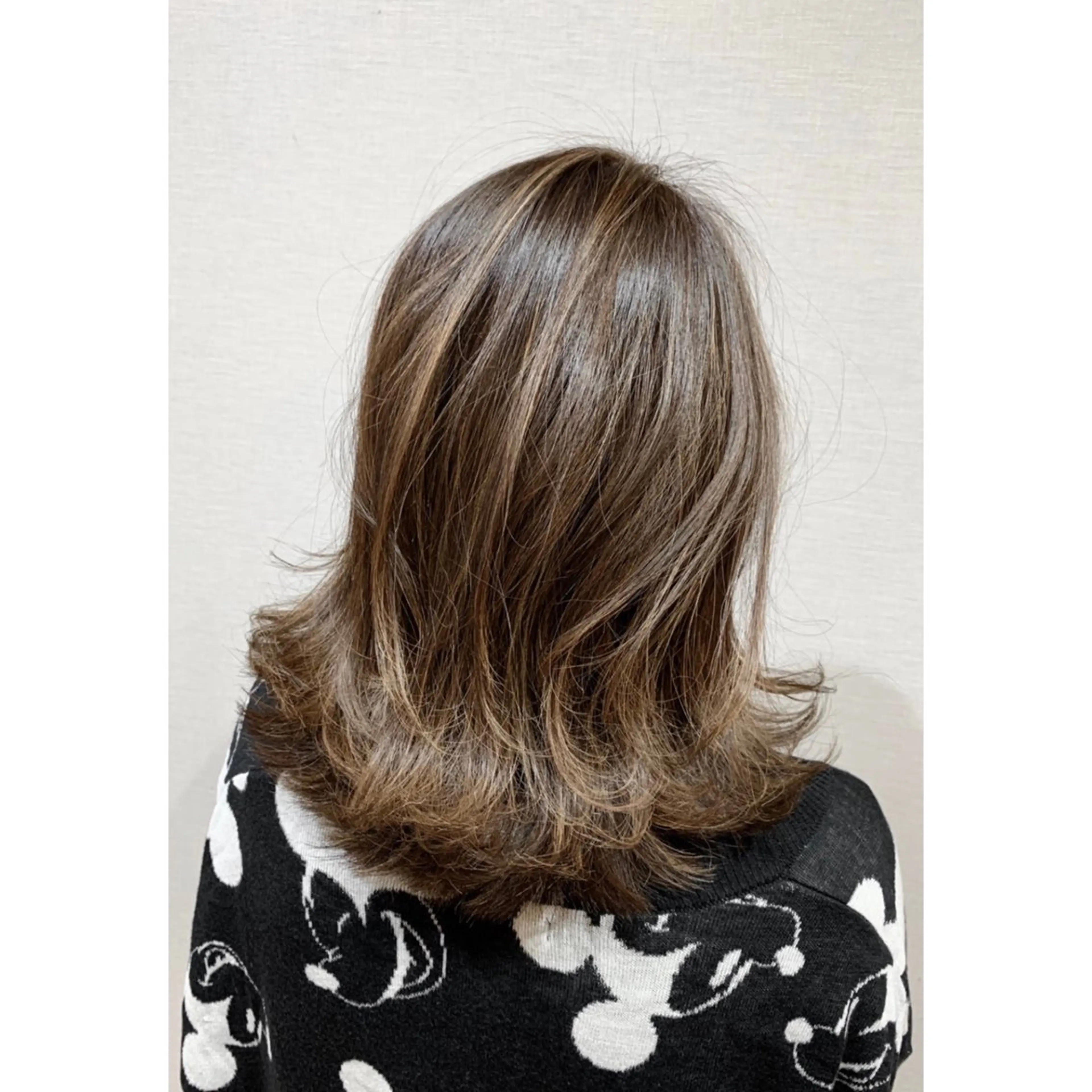 ミディアム 石本 静紅のヘアスタイル