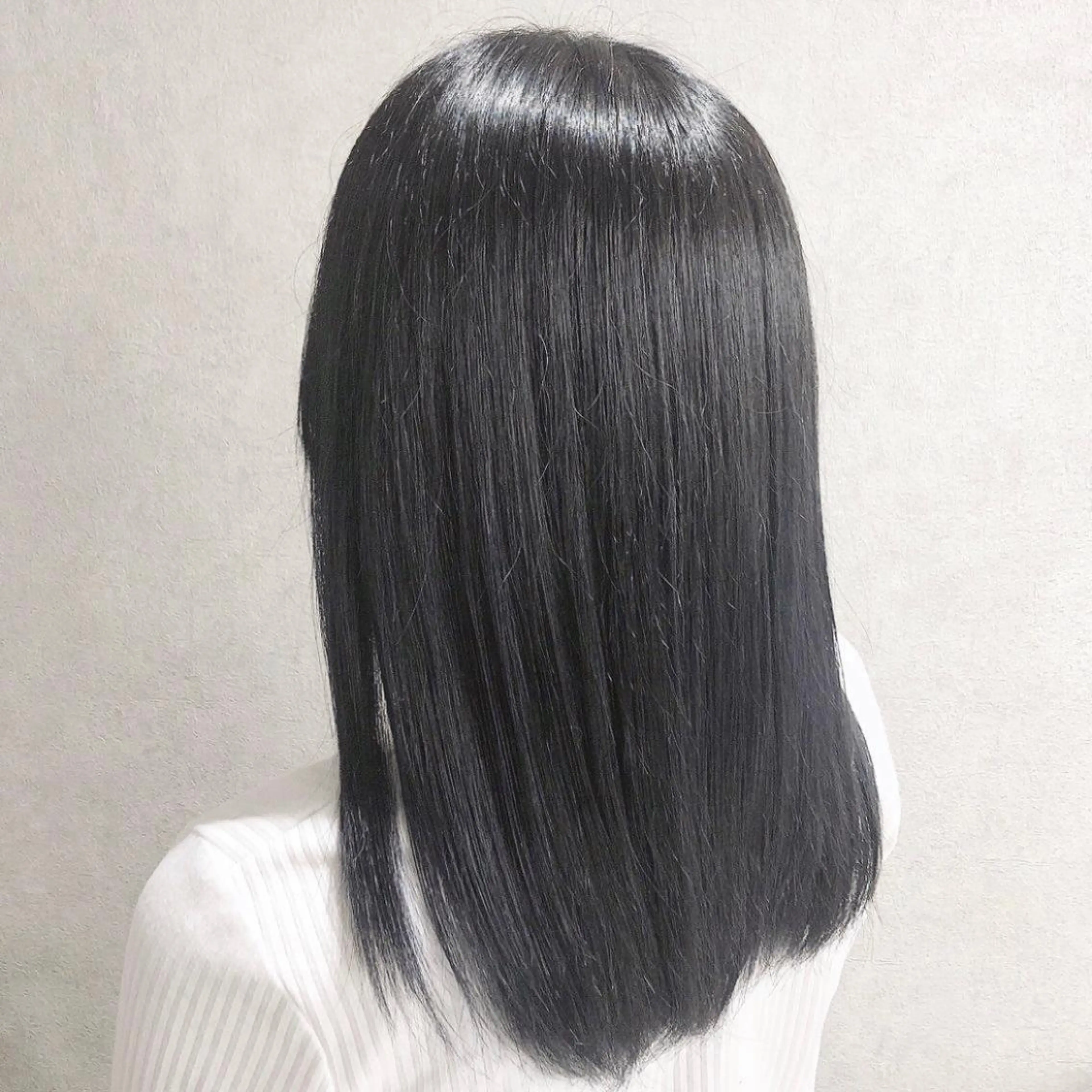 セミロング カラー パーマ ヘアアレンジ メンズ キッズ ネイル マツエク・マツパ アイブロウ 黒髪 ブルーカラー ブルーブラック ブルー mona/ ストレートスタイル✨のヘアスタイル