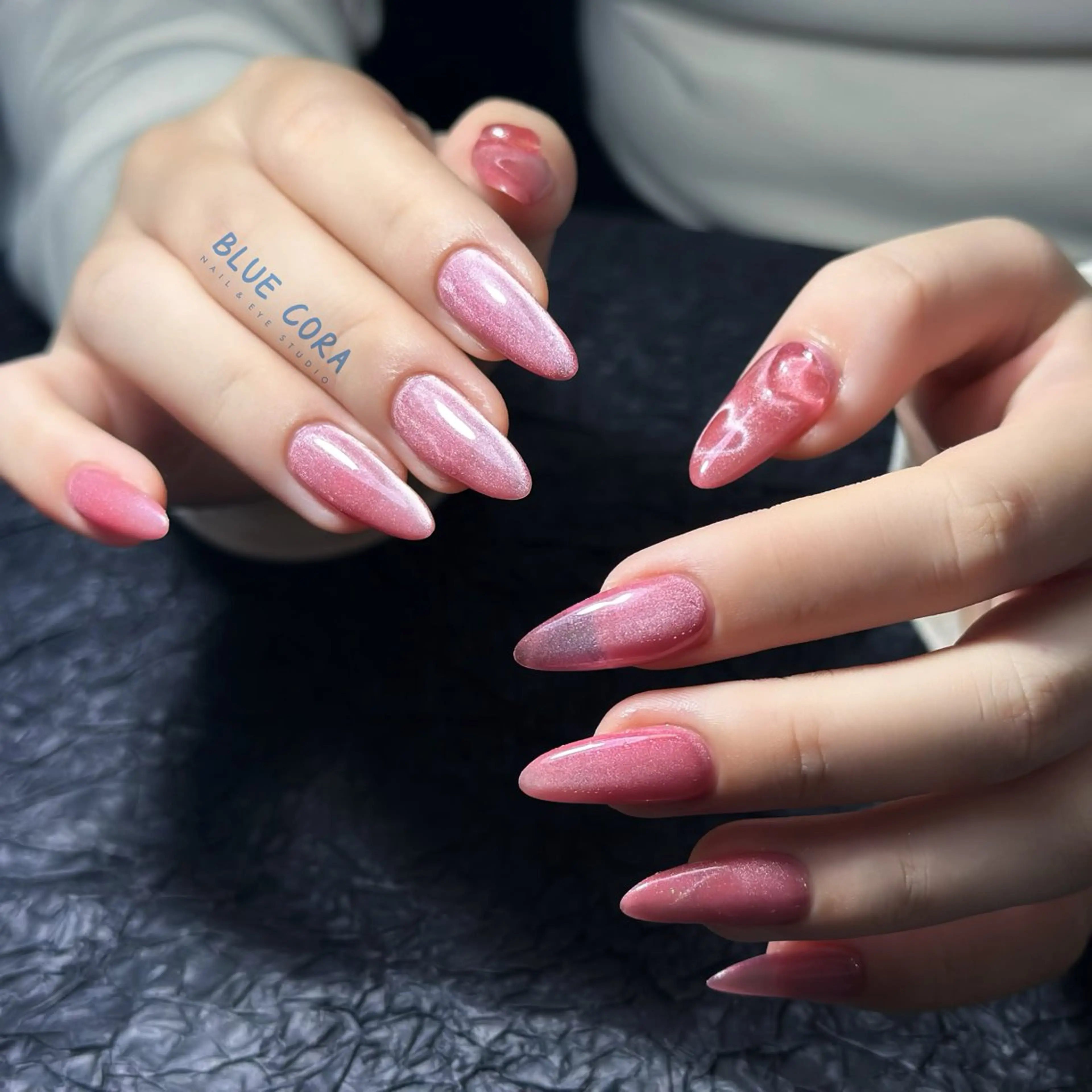 ネイル ハンドネイル ハンドケア BLUE CORAのネイルデザイン