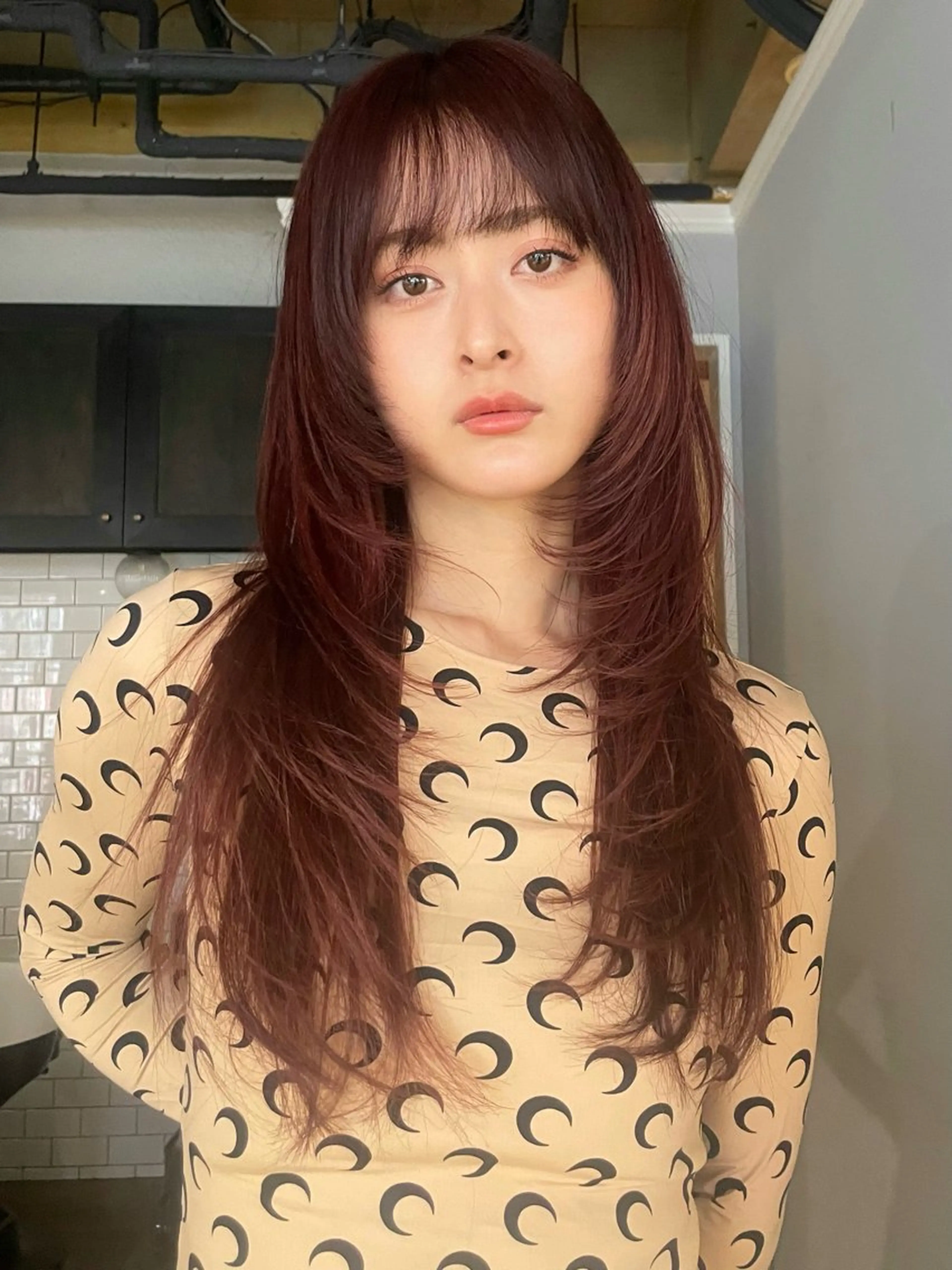 セミロング カラー STAND所属・レイヤー べージュ 白石研太のヘアスタイル