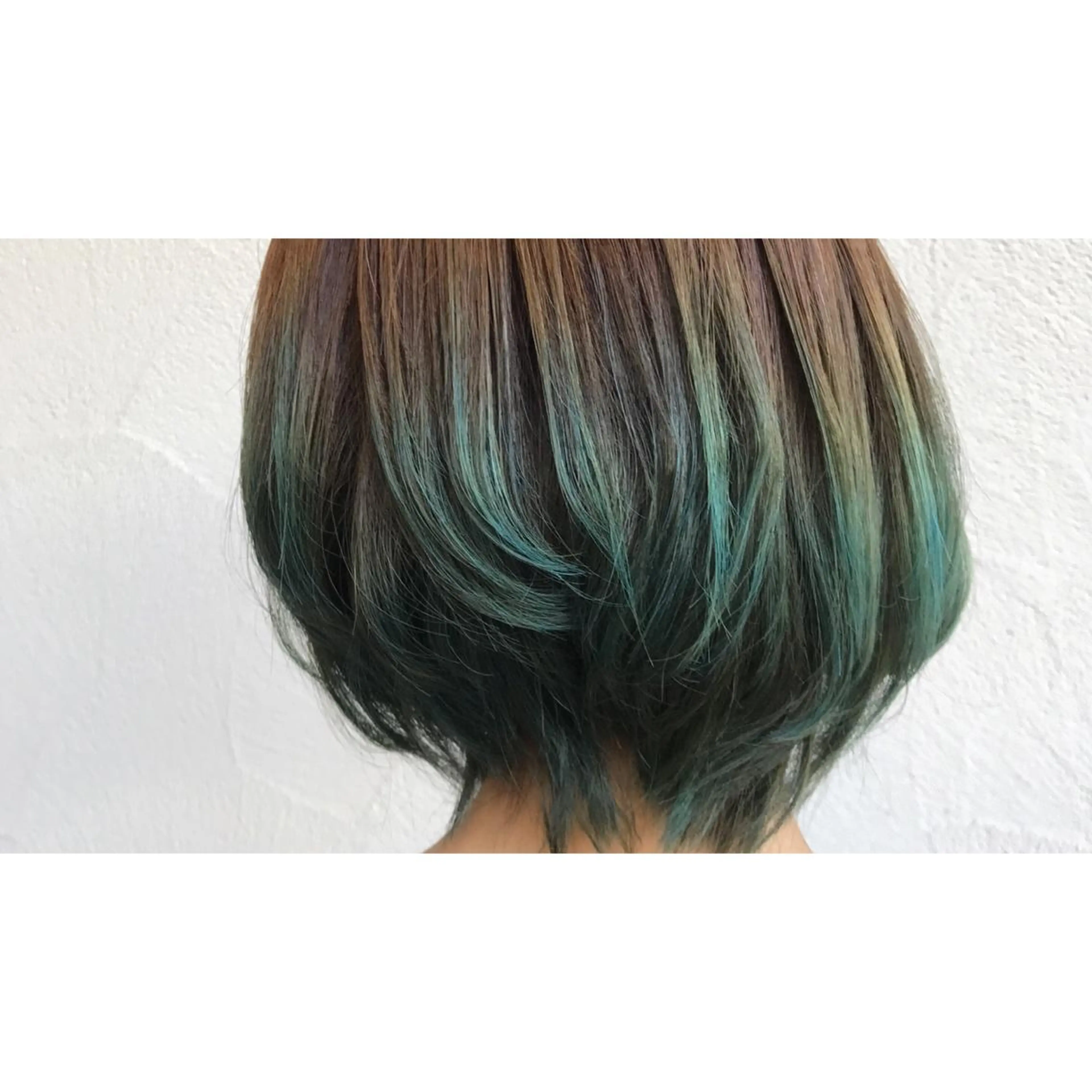 カラー 山下 襟華のヘアスタイル