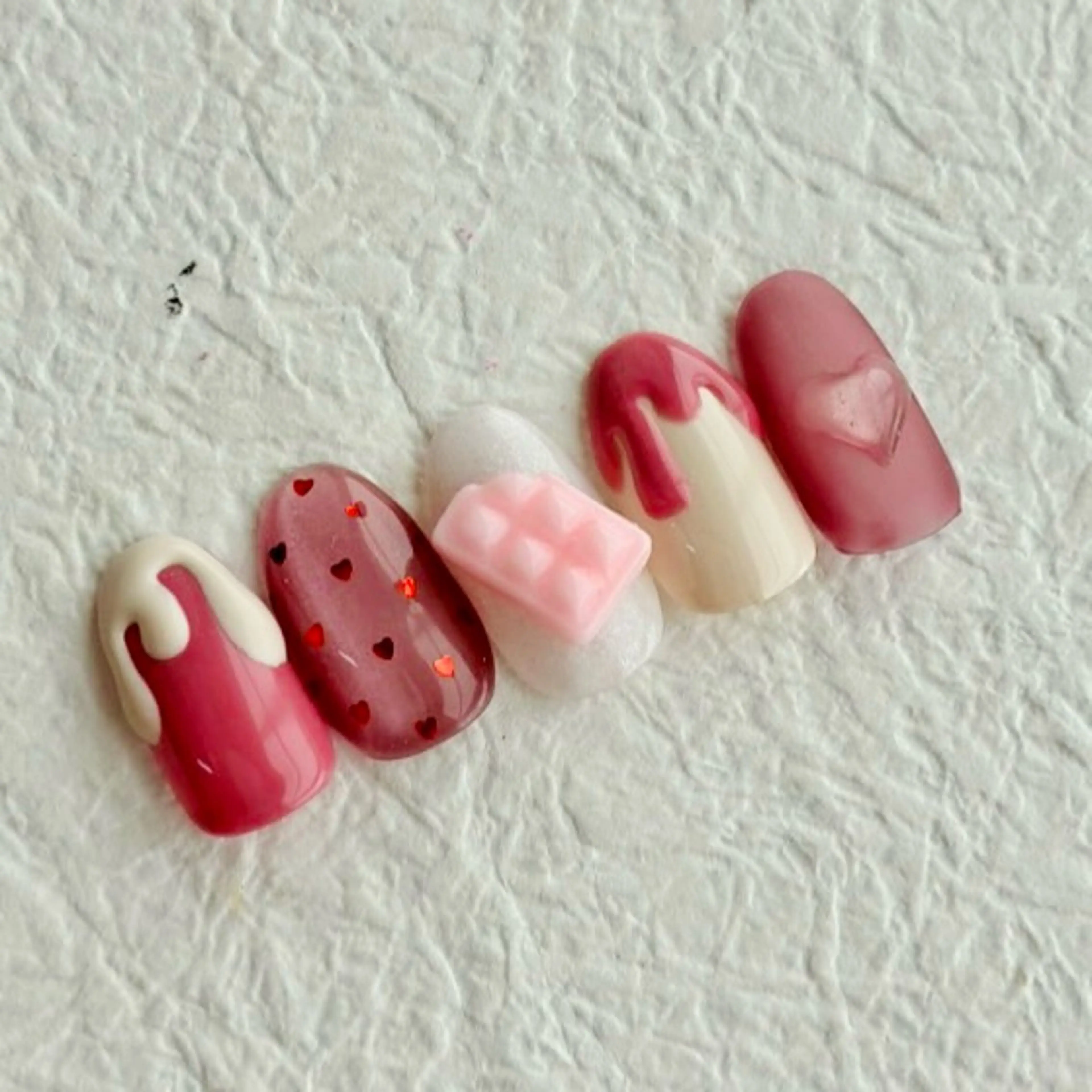 ネイル バレンタイン m. akiのネイルデザイン